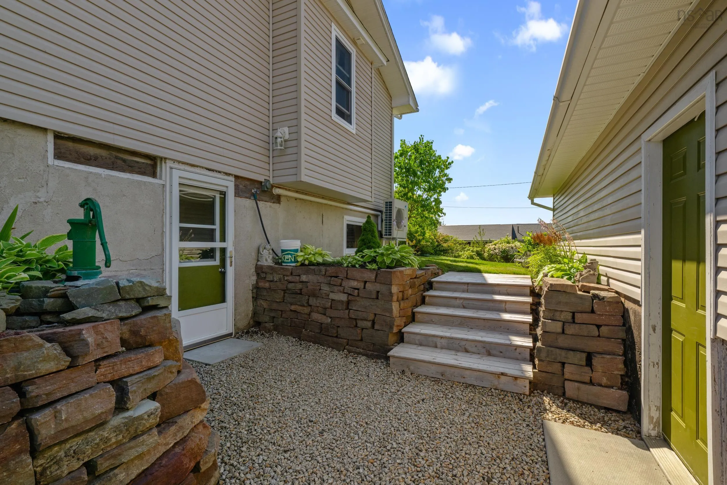 22 Beechview Drive, Chester, NS B0J 1J0, 3 Bedrooms Bedrooms, ,2 BathroomsBathrooms,Residential,For Sale,Beechview,202521620