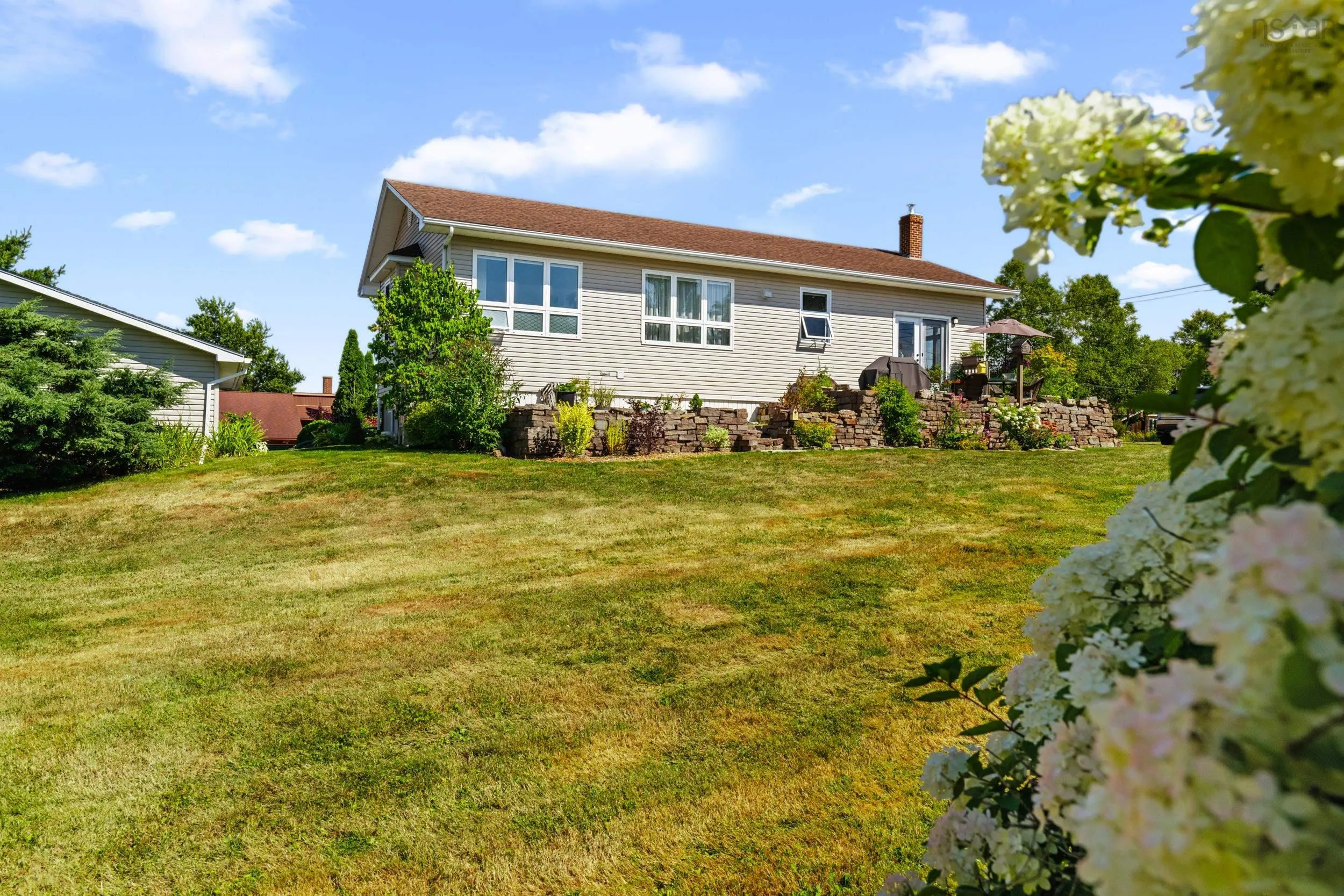 22 Beechview Drive, Chester, NS B0J 1J0, 3 Bedrooms Bedrooms, ,2 BathroomsBathrooms,Residential,For Sale,Beechview,202521620
