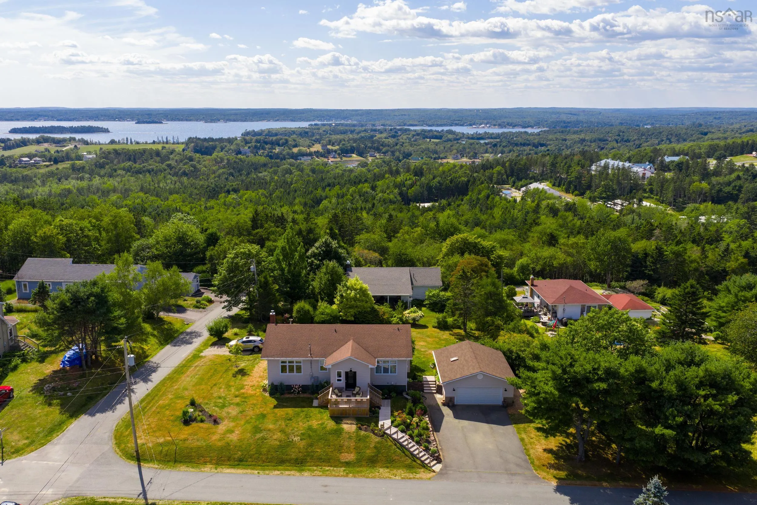 22 Beechview Drive, Chester, NS B0J 1J0, 3 Bedrooms Bedrooms, ,2 BathroomsBathrooms,Residential,For Sale,Beechview,202521620