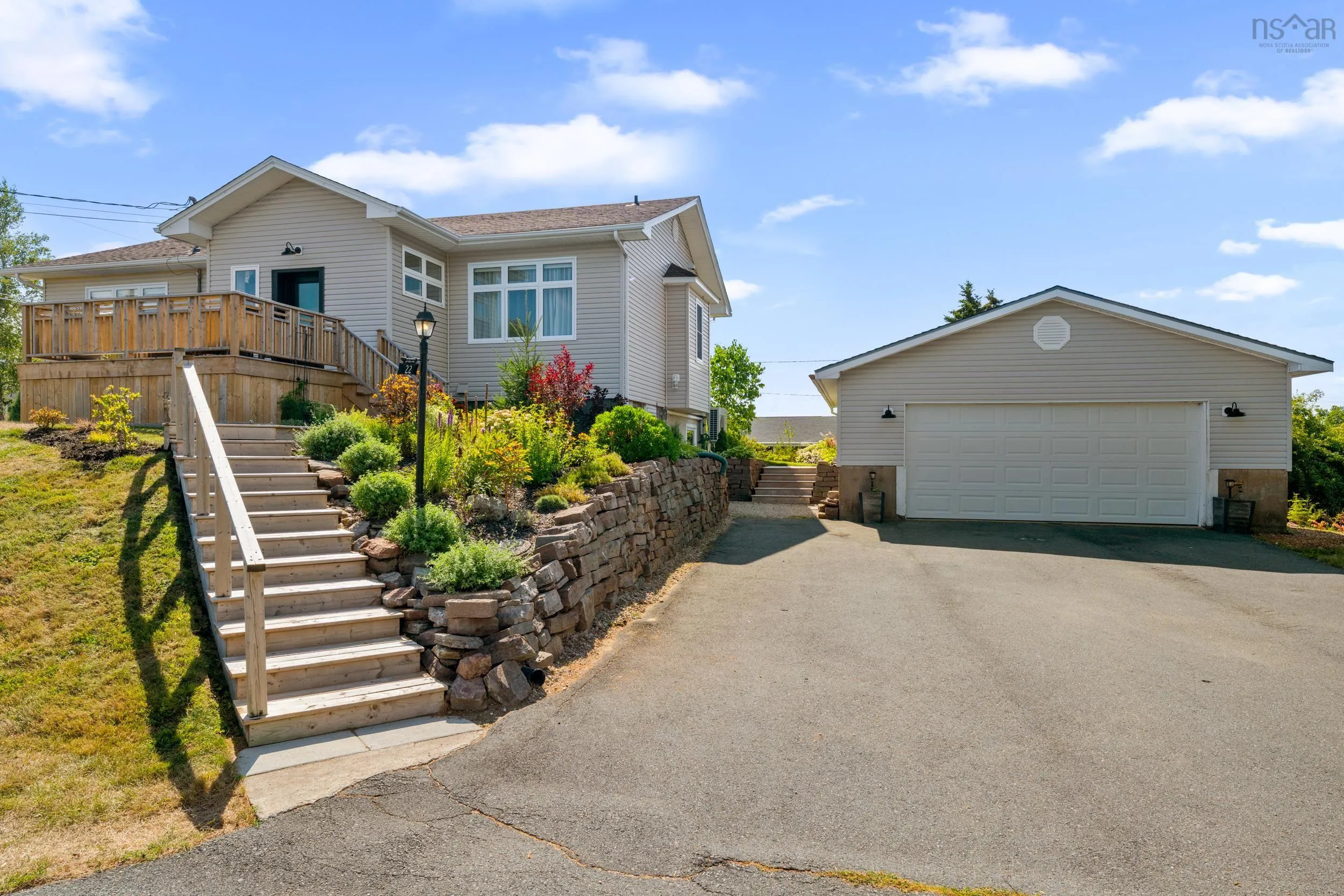 22 Beechview Drive, Chester, NS B0J 1J0, 3 Bedrooms Bedrooms, ,2 BathroomsBathrooms,Residential,For Sale,Beechview,202521620