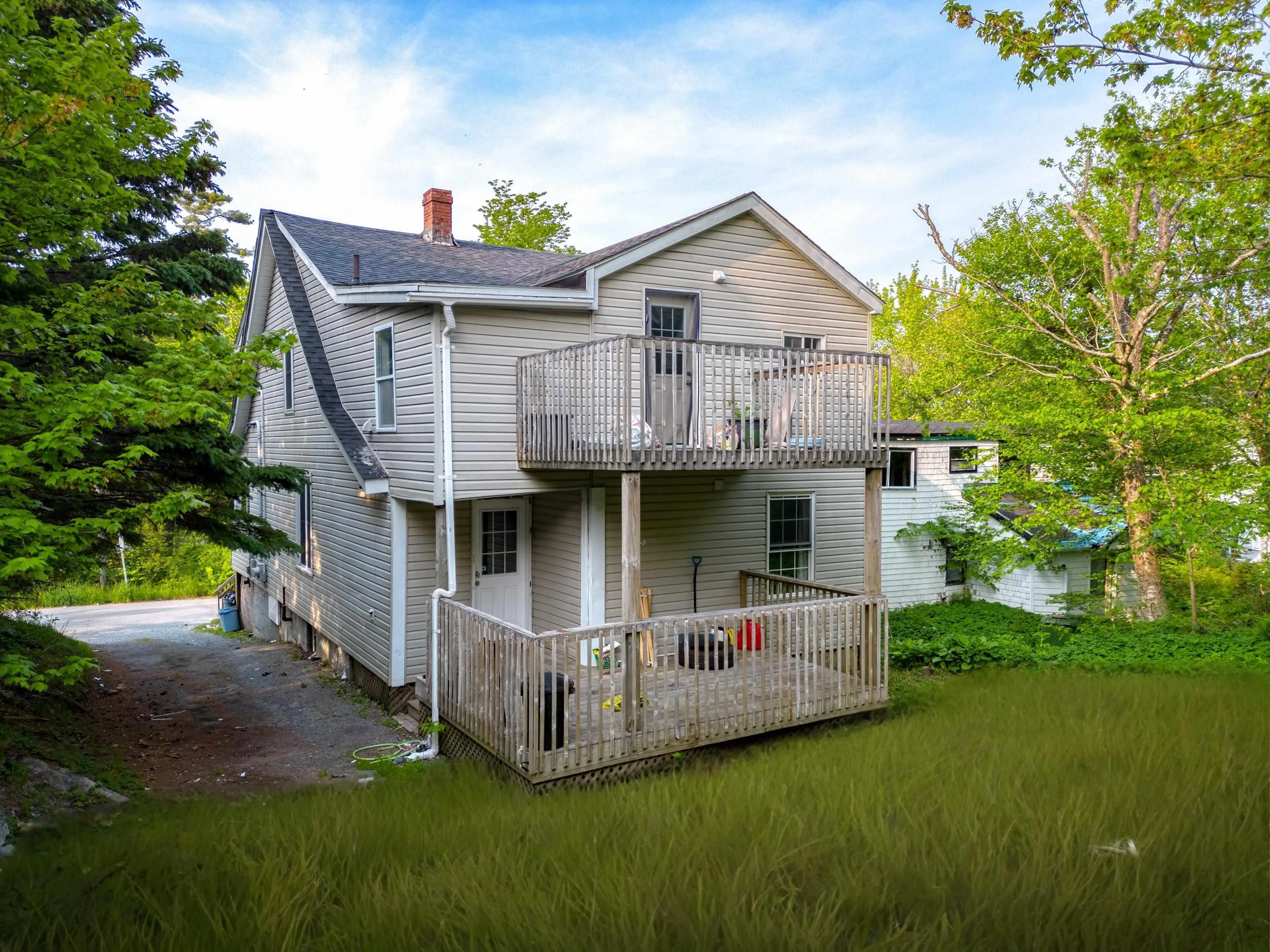 20-22 Coronet Avenue, Halifax, NS B3N 1L5, 6 Bedrooms Bedrooms, ,Residential Income,For Sale,Coronet,202514005
