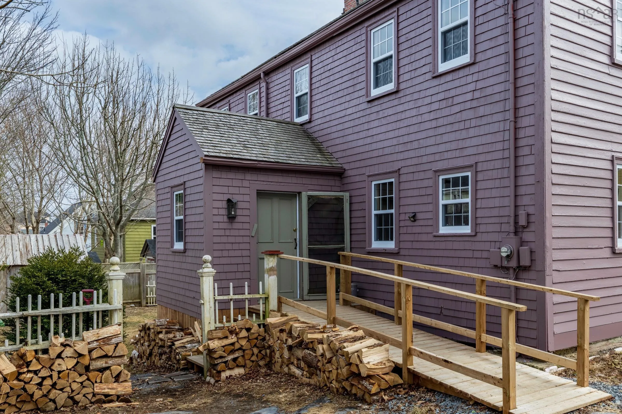 69 Fox Street, Lunenburg Ns B0j 2c0, ,Commercial Sale,For Sale,Fox,202506203