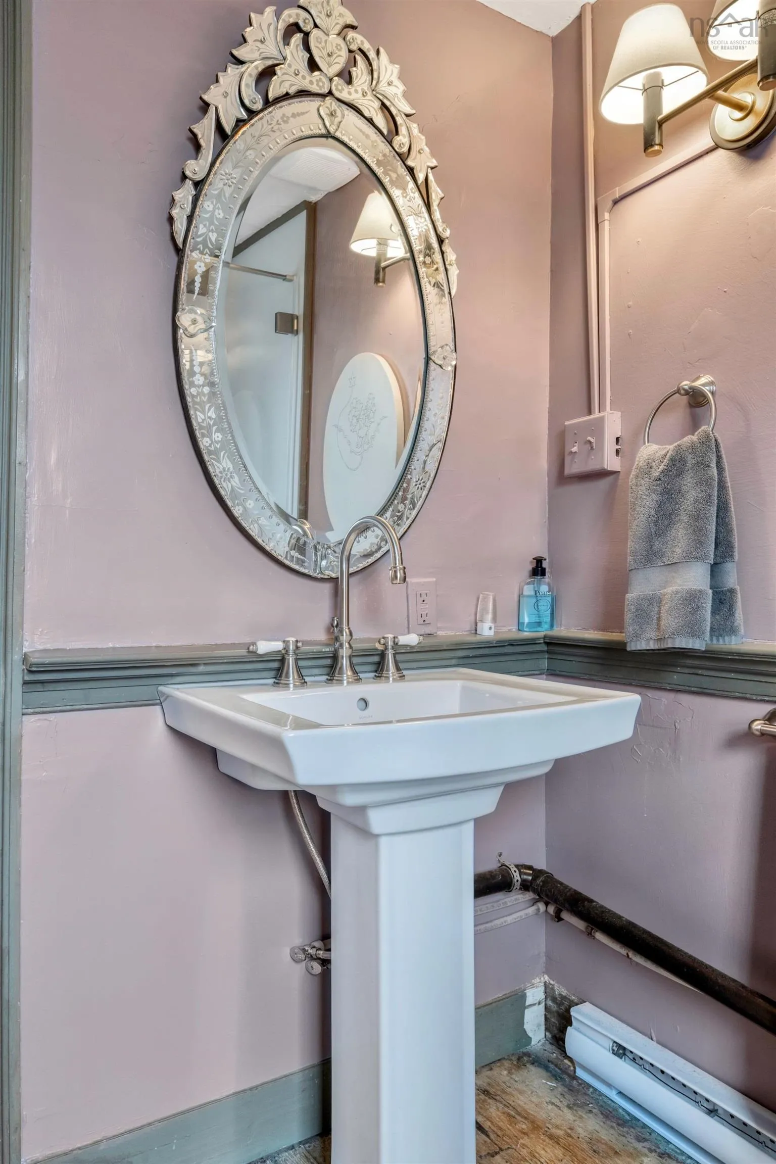 69 Fox Street, Lunenburg Ns B0j 2c0, ,Commercial Sale,For Sale,Fox,202506203