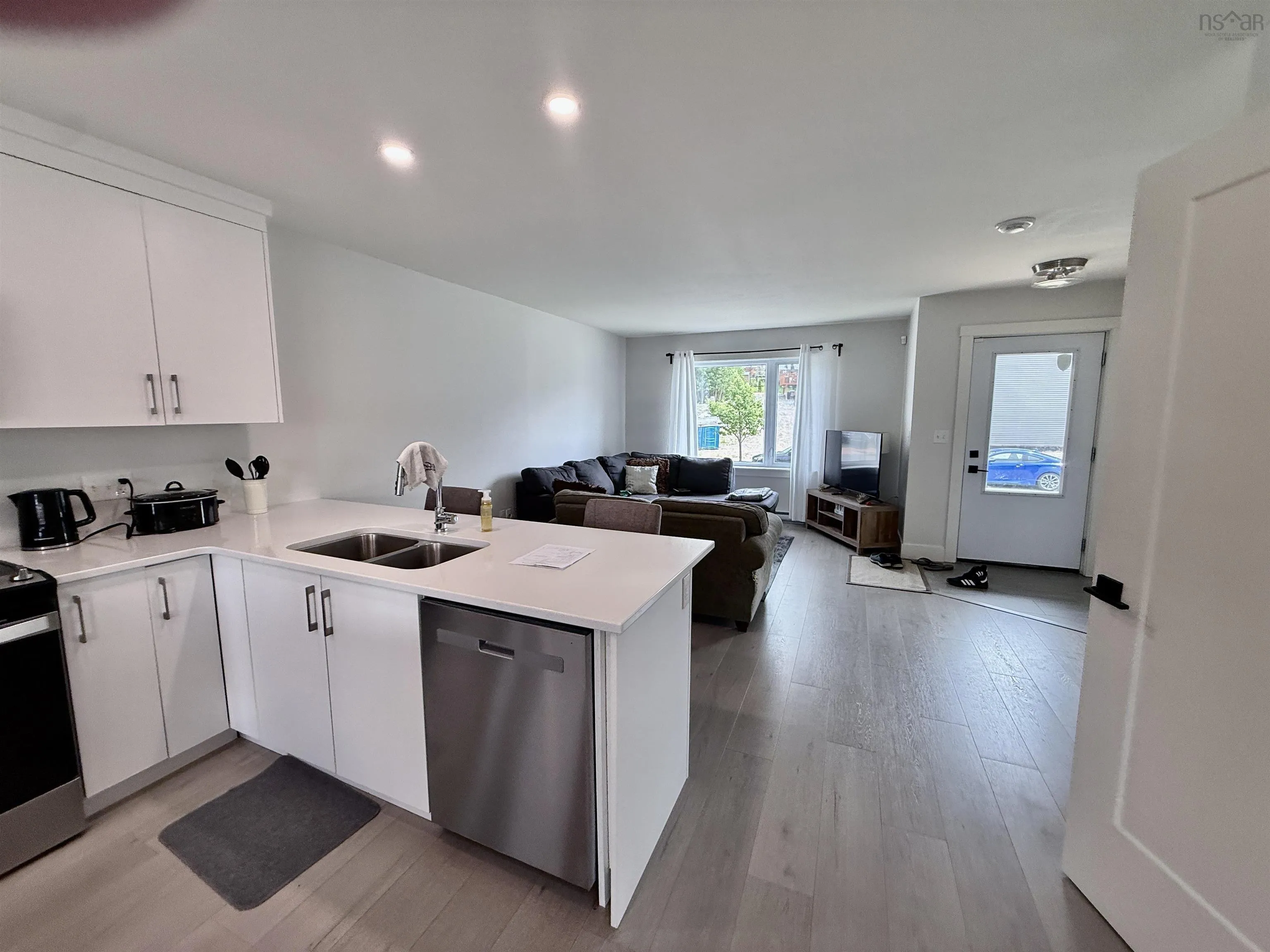 8 Quartz Drive, Halifax, NS B3P 0E4, 3 Bedrooms Bedrooms, ,4 BathroomsBathrooms,Residential,For Sale,Quartz,202518177