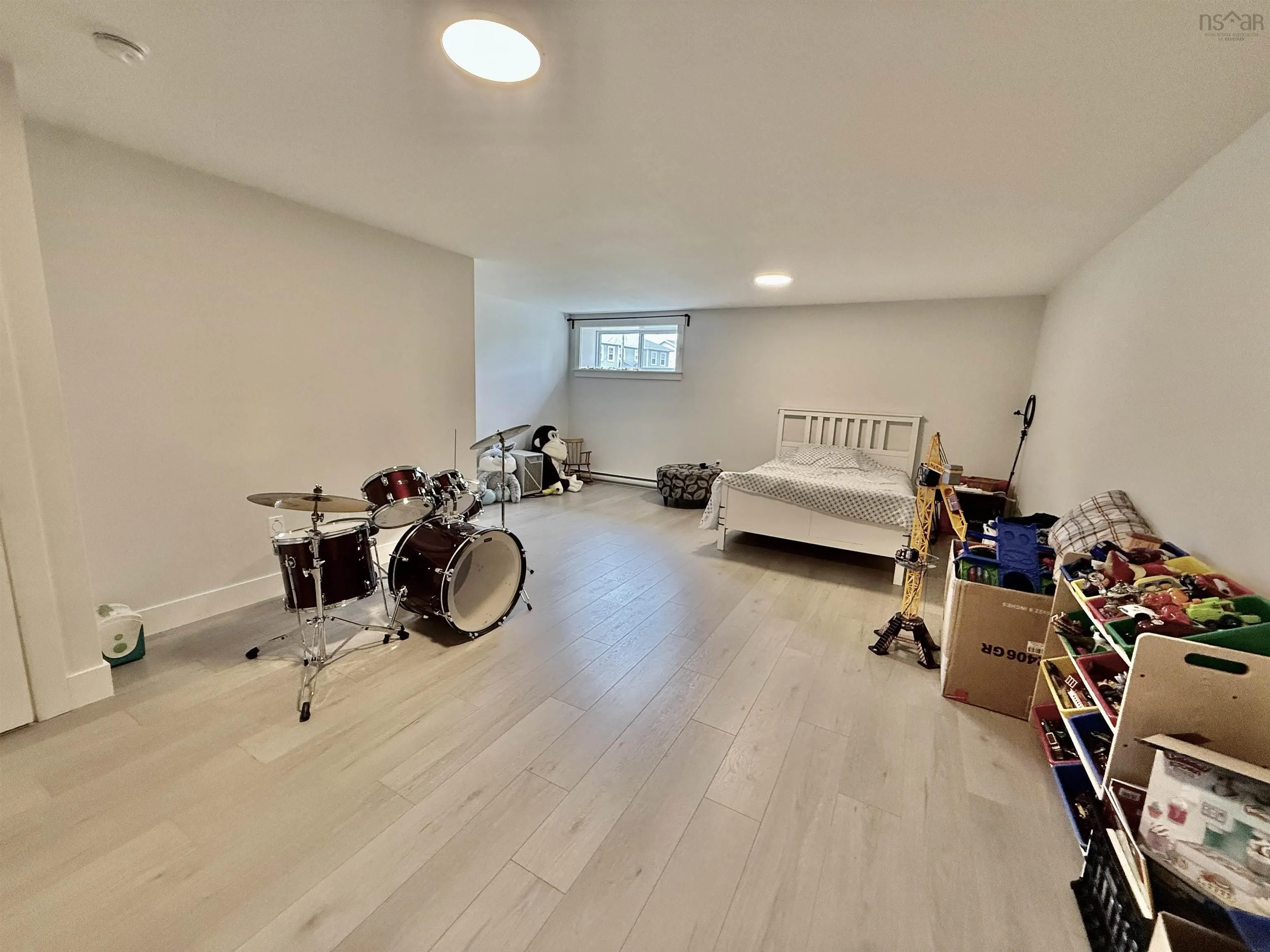 8 Quartz Drive, Halifax, NS B3P 0E4, 3 Bedrooms Bedrooms, ,4 BathroomsBathrooms,Residential,For Sale,Quartz,202518177