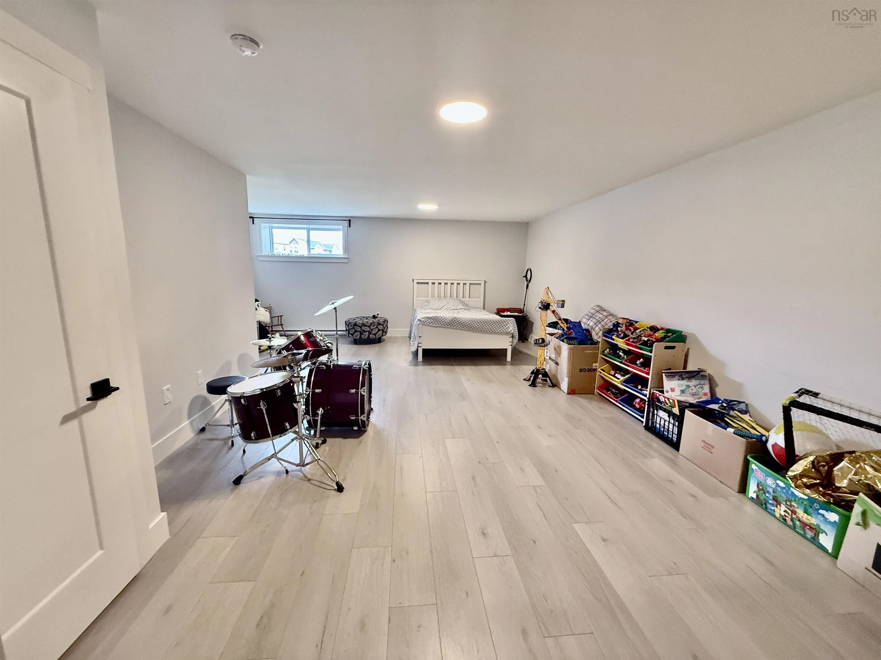 8 Quartz Drive, Halifax, NS B3P 0E4, 3 Bedrooms Bedrooms, ,4 BathroomsBathrooms,Residential,For Sale,Quartz,202518177