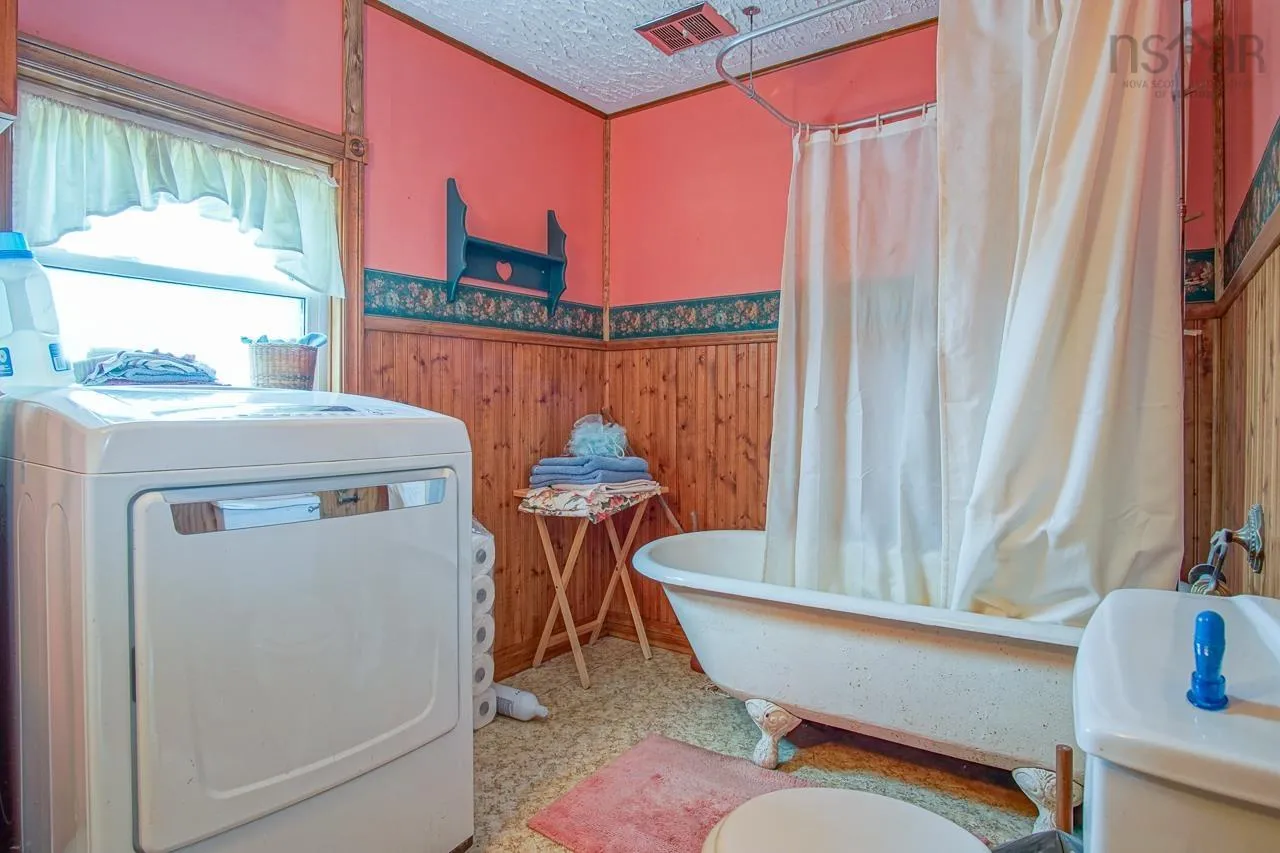 22 Pent Road, Harbourville, NS B0P 1E0, 3 Bedrooms Bedrooms, ,1 BathroomBathrooms,Residential,For Sale,Pent,202511036