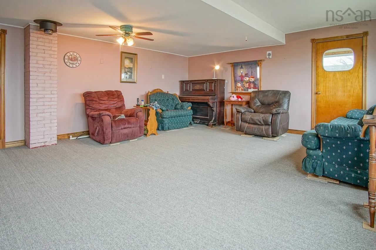 22 Pent Road, Harbourville, NS B0P 1E0, 3 Bedrooms Bedrooms, ,1 BathroomBathrooms,Residential,For Sale,Pent,202511036