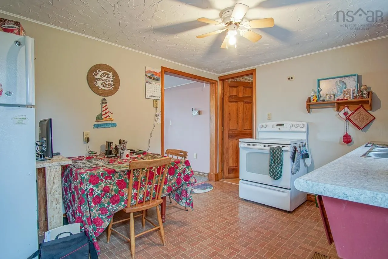 22 Pent Road, Harbourville, NS B0P 1E0, 3 Bedrooms Bedrooms, ,1 BathroomBathrooms,Residential,For Sale,Pent,202511036