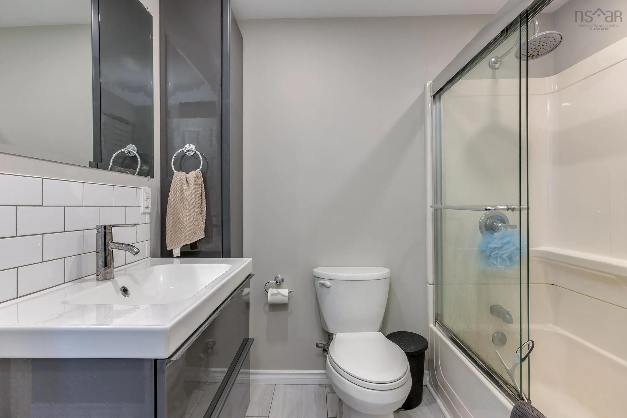 6 Lacomb Drive, Dartmouth, NS B2Y 2A2, 2 Bedrooms Bedrooms, ,1 BathroomBathrooms,Residential,For Sale,Lacomb,202518909