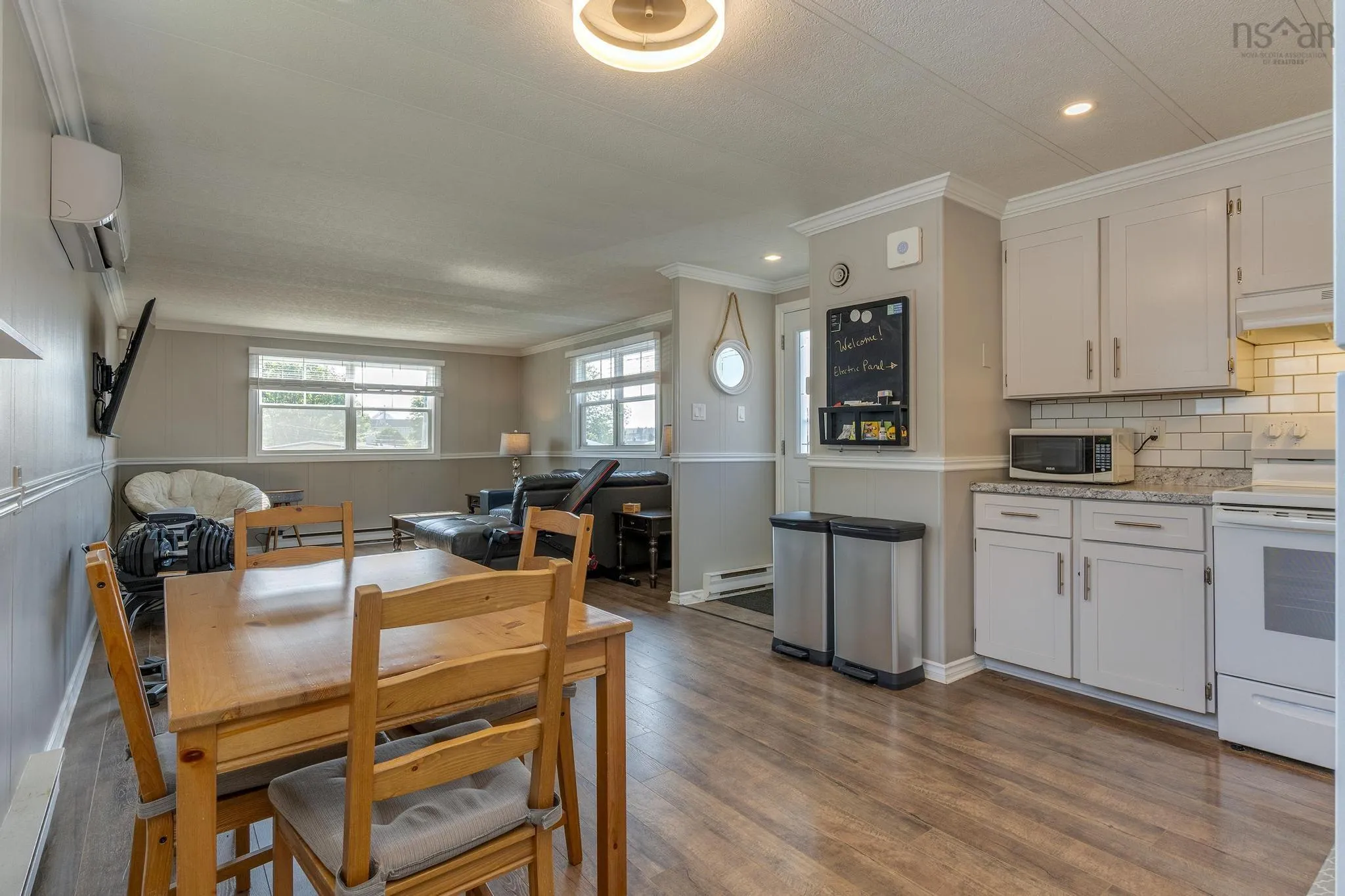 6 Lacomb Drive, Dartmouth, NS B2Y 2A2, 2 Bedrooms Bedrooms, ,1 BathroomBathrooms,Residential,For Sale,Lacomb,202518909