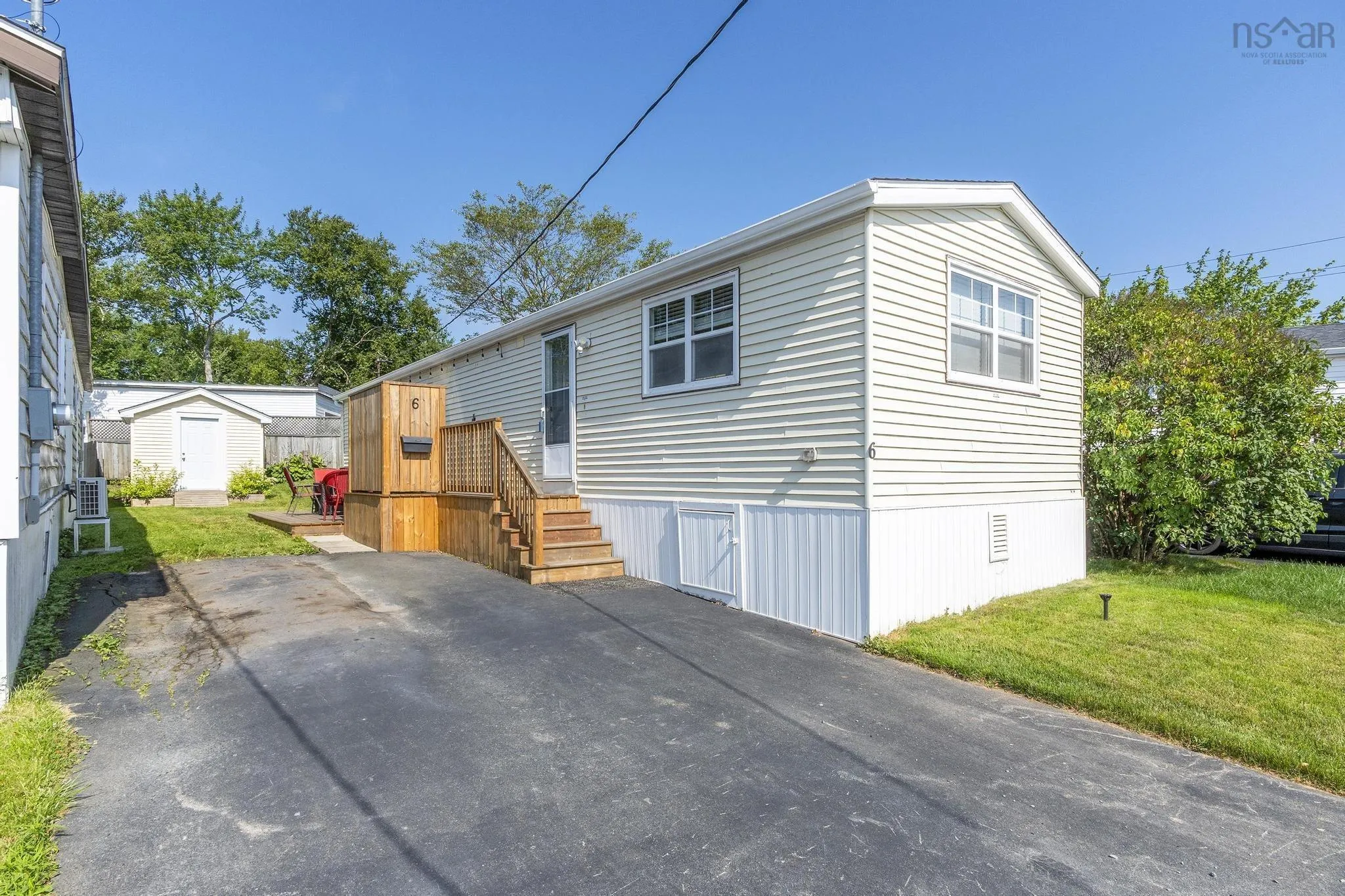 6 Lacomb Drive, Dartmouth, NS B2Y 2A2, 2 Bedrooms Bedrooms, ,1 BathroomBathrooms,Residential,For Sale,Lacomb,202518909