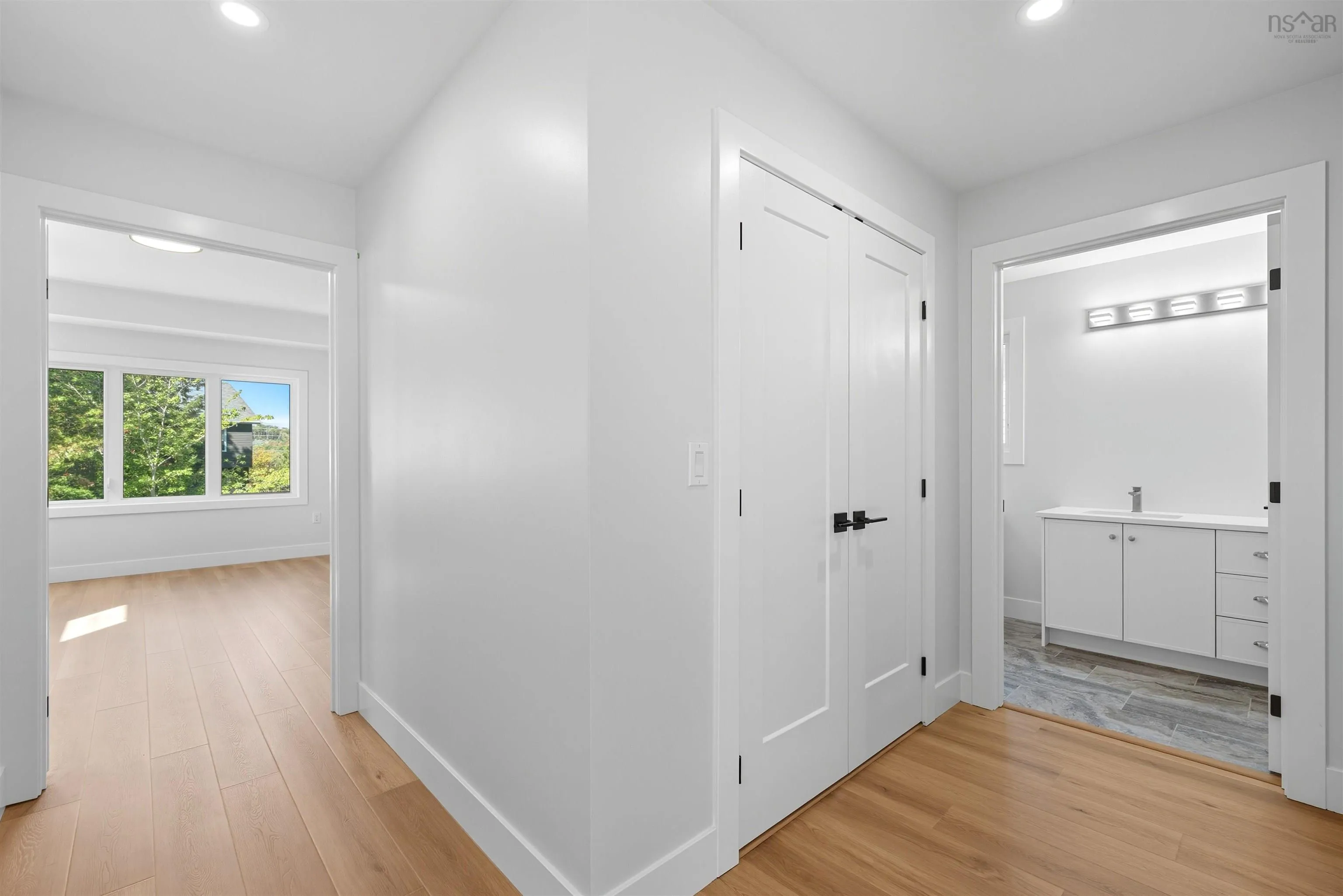 21 Pearlgarden Close, Dartmouth, NS B2X 0C3, 4 Bedrooms Bedrooms, ,4 BathroomsBathrooms,Residential,For Sale,Pearlgarden,202525170