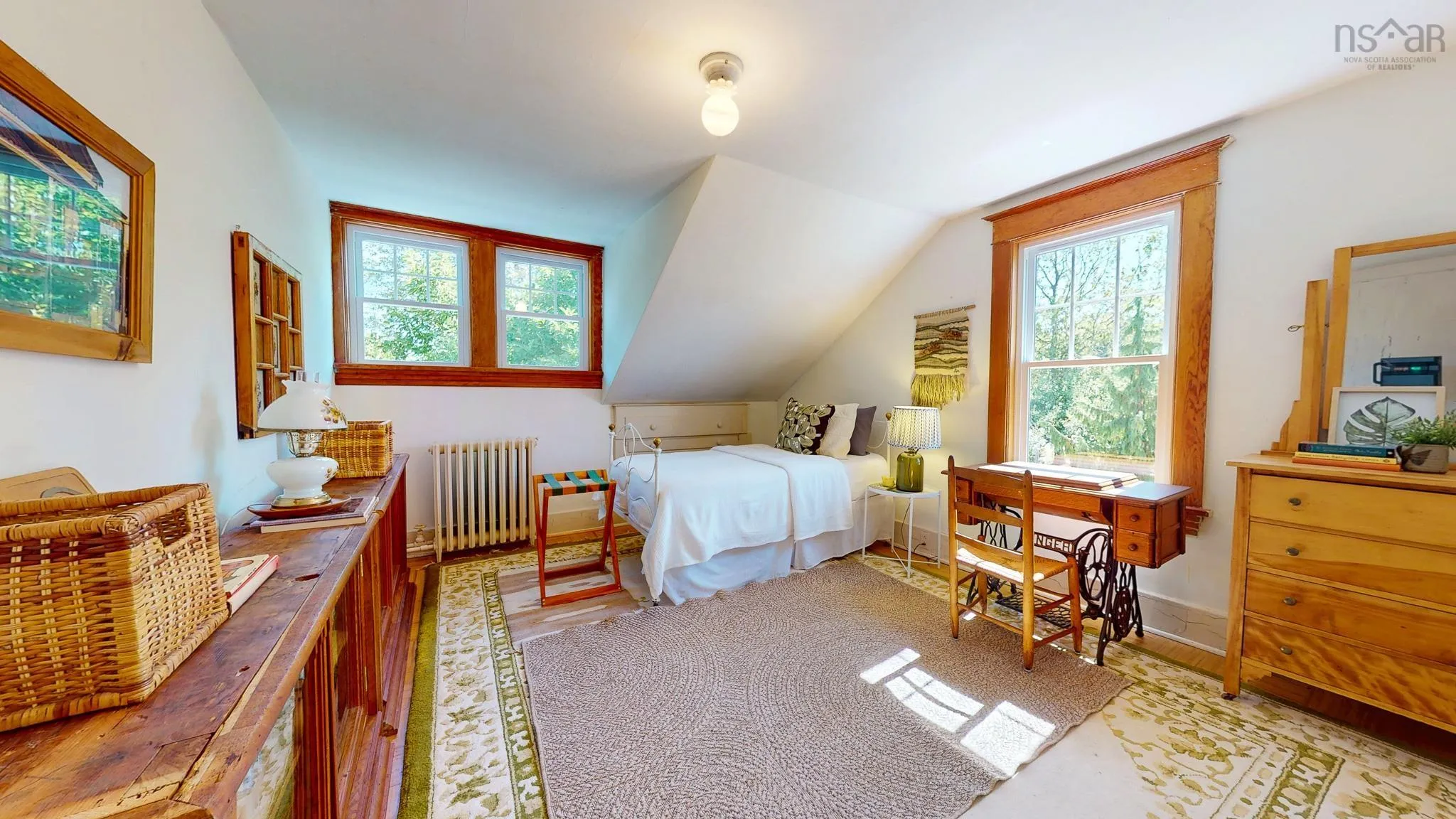 32 Kent Avenue, Wolfville, NS B4P 1V1, 4 Bedrooms Bedrooms, ,2 BathroomsBathrooms,Residential,For Sale,Kent,202522562