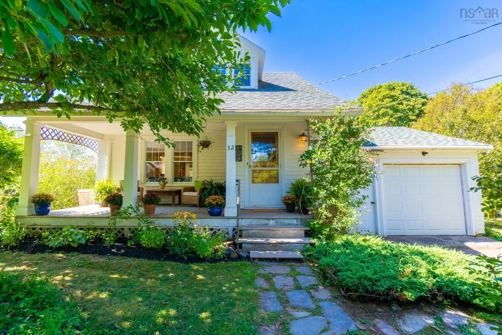 32 Kent Avenue, Wolfville, NS B4P 1V1, 4 Bedrooms Bedrooms, ,2 BathroomsBathrooms,Residential,For Sale,Kent,202522562