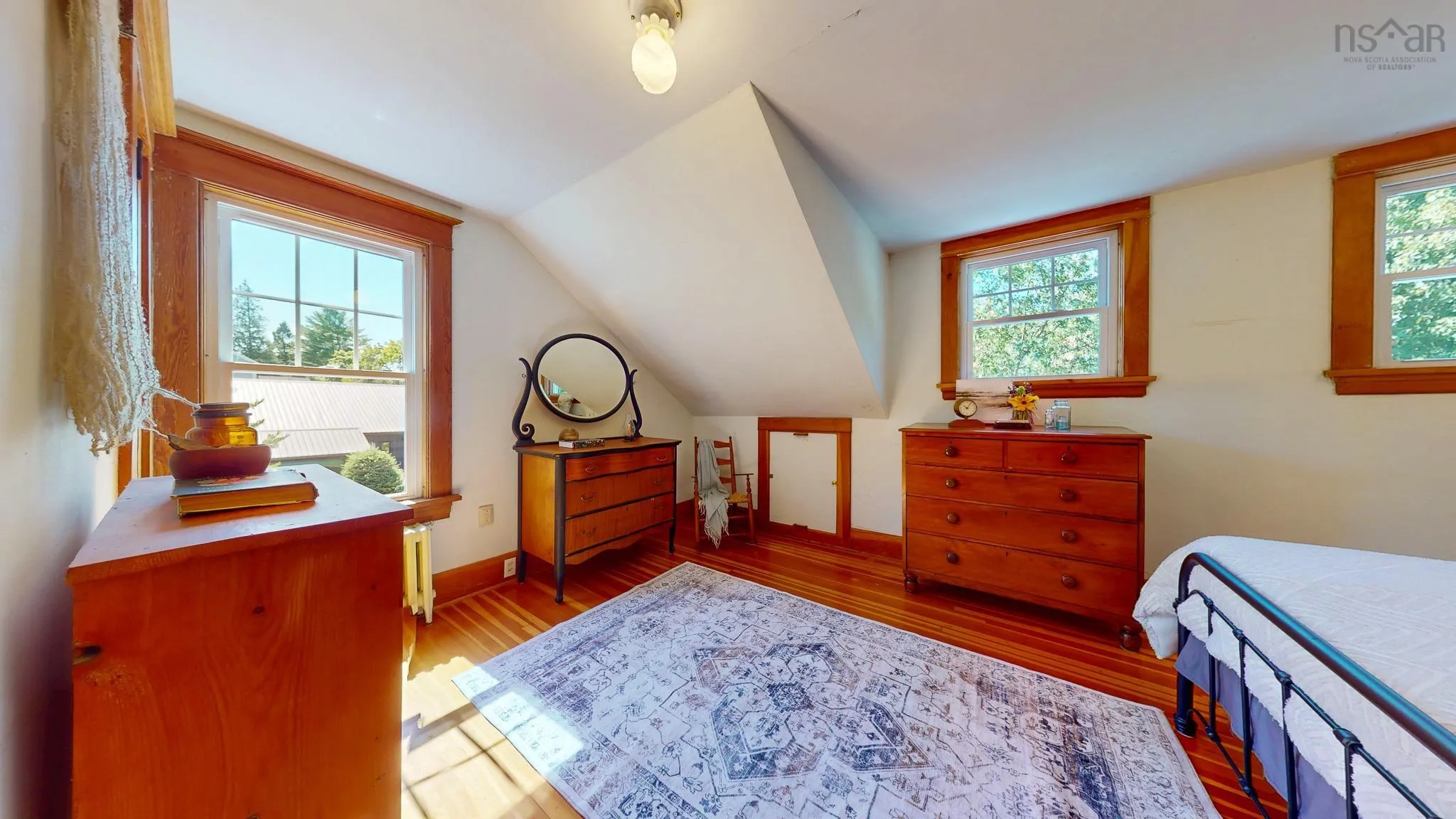 32 Kent Avenue, Wolfville, NS B4P 1V1, 4 Bedrooms Bedrooms, ,2 BathroomsBathrooms,Residential,For Sale,Kent,202522562