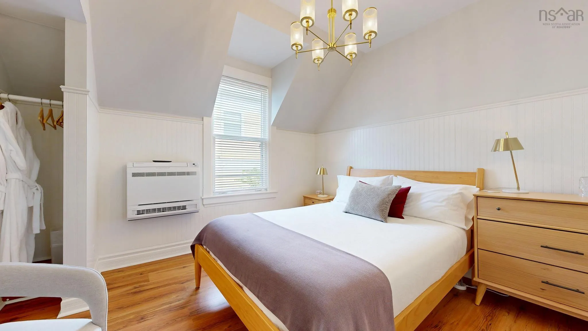 558 Main Street, Mahone Bay, NS B0J 2E0, 5 Bedrooms Bedrooms, ,5 BathroomsBathrooms,Residential,For Sale,Main,202512873