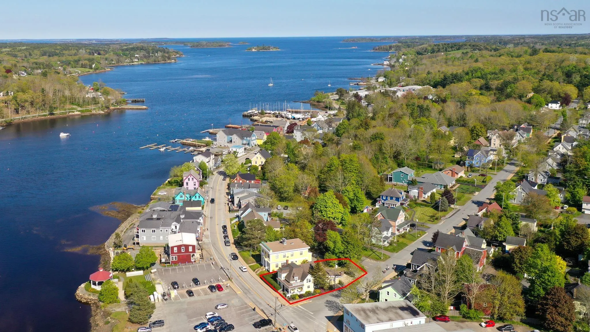 558 Main Street, Mahone Bay, NS B0J 2E0, 5 Bedrooms Bedrooms, ,5 BathroomsBathrooms,Residential,For Sale,Main,202512873