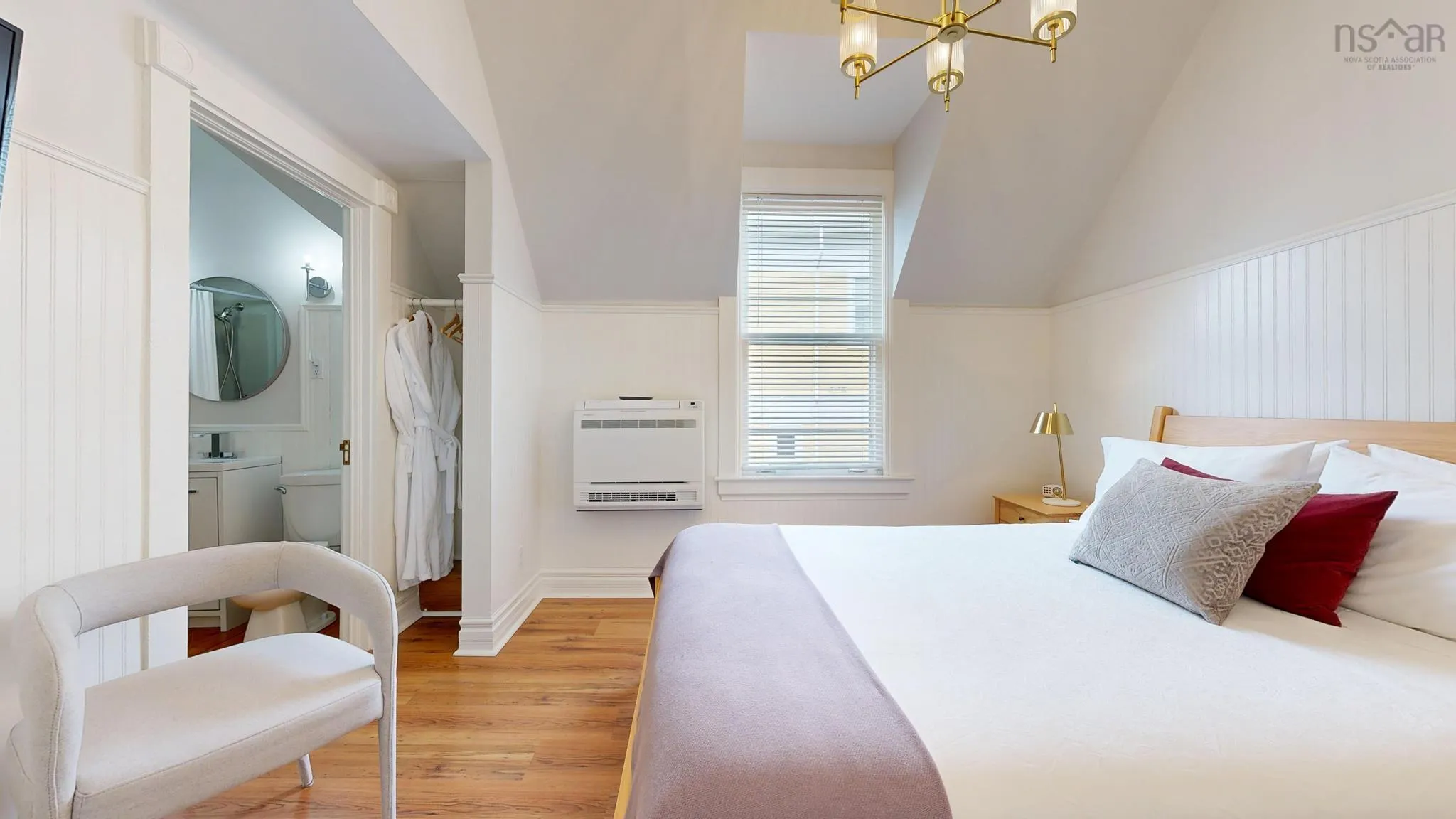 558 Main Street, Mahone Bay, NS B0J 2E0, 5 Bedrooms Bedrooms, ,5 BathroomsBathrooms,Residential,For Sale,Main,202512873