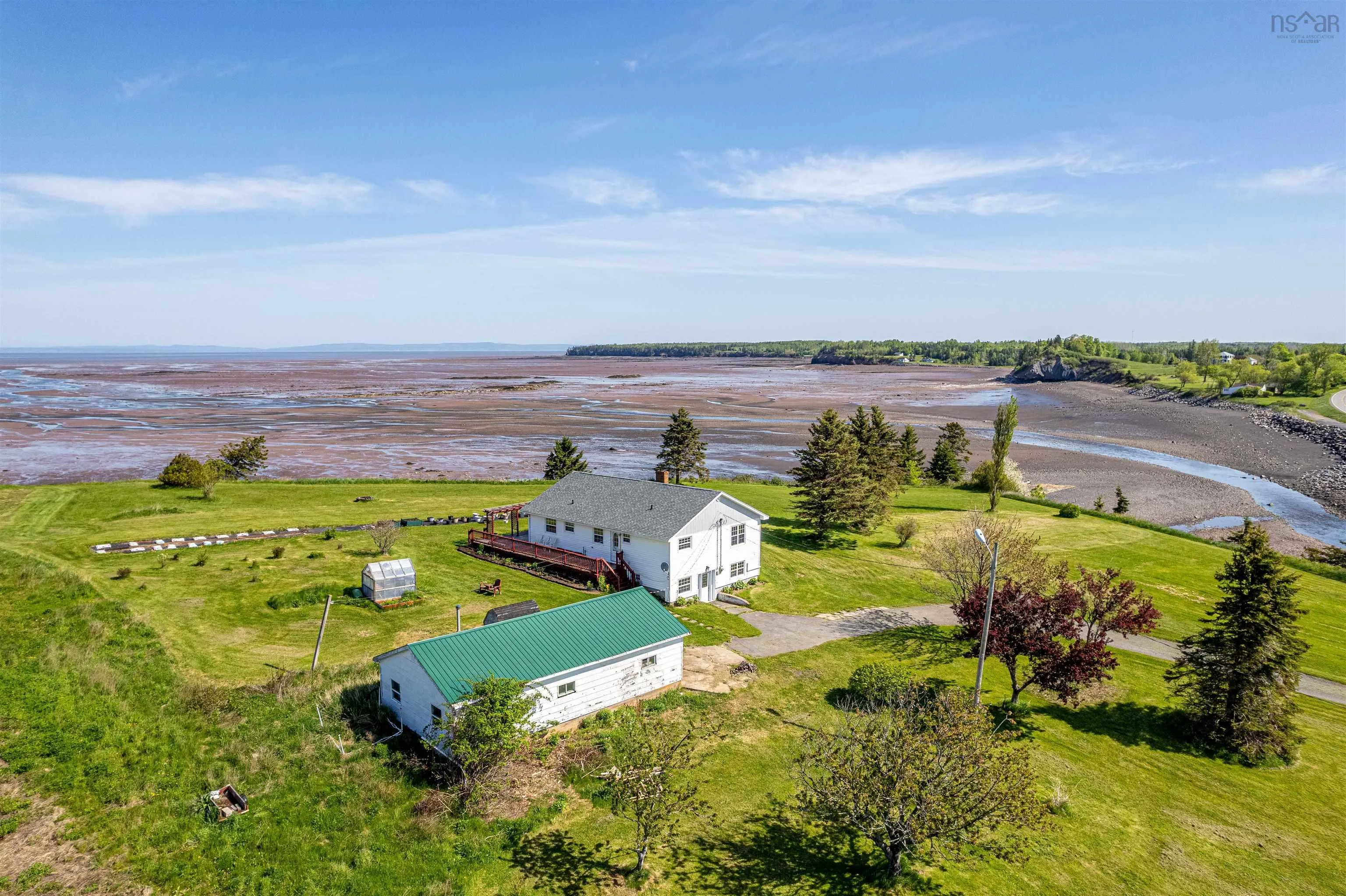 6439 Highway 215, Cheverie, NS B0N 1G0, 3 Bedrooms Bedrooms, ,2 BathroomsBathrooms,Residential,For Sale,Highway 215,202512797