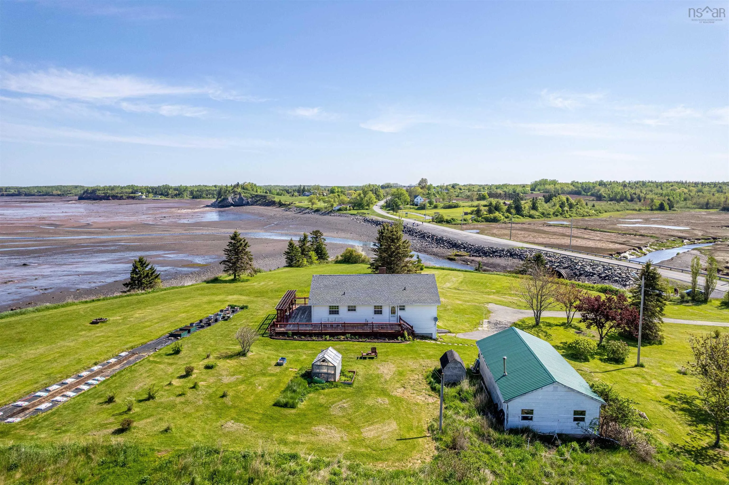 6439 Highway 215, Cheverie, NS B0N 1G0, 3 Bedrooms Bedrooms, ,2 BathroomsBathrooms,Residential,For Sale,Highway 215,202512797