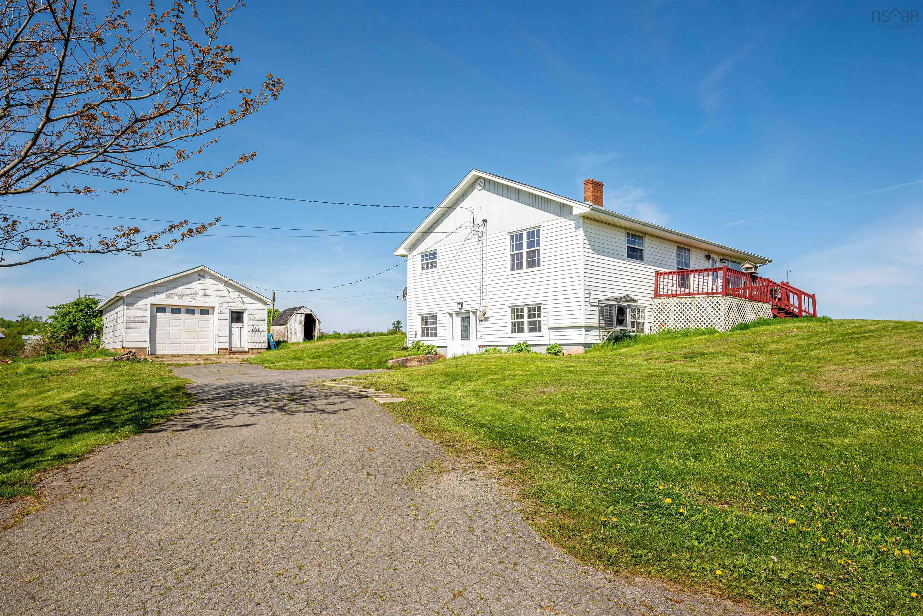 6439 Highway 215, Cheverie, NS B0N 1G0, 3 Bedrooms Bedrooms, ,2 BathroomsBathrooms,Residential,For Sale,Highway 215,202512797