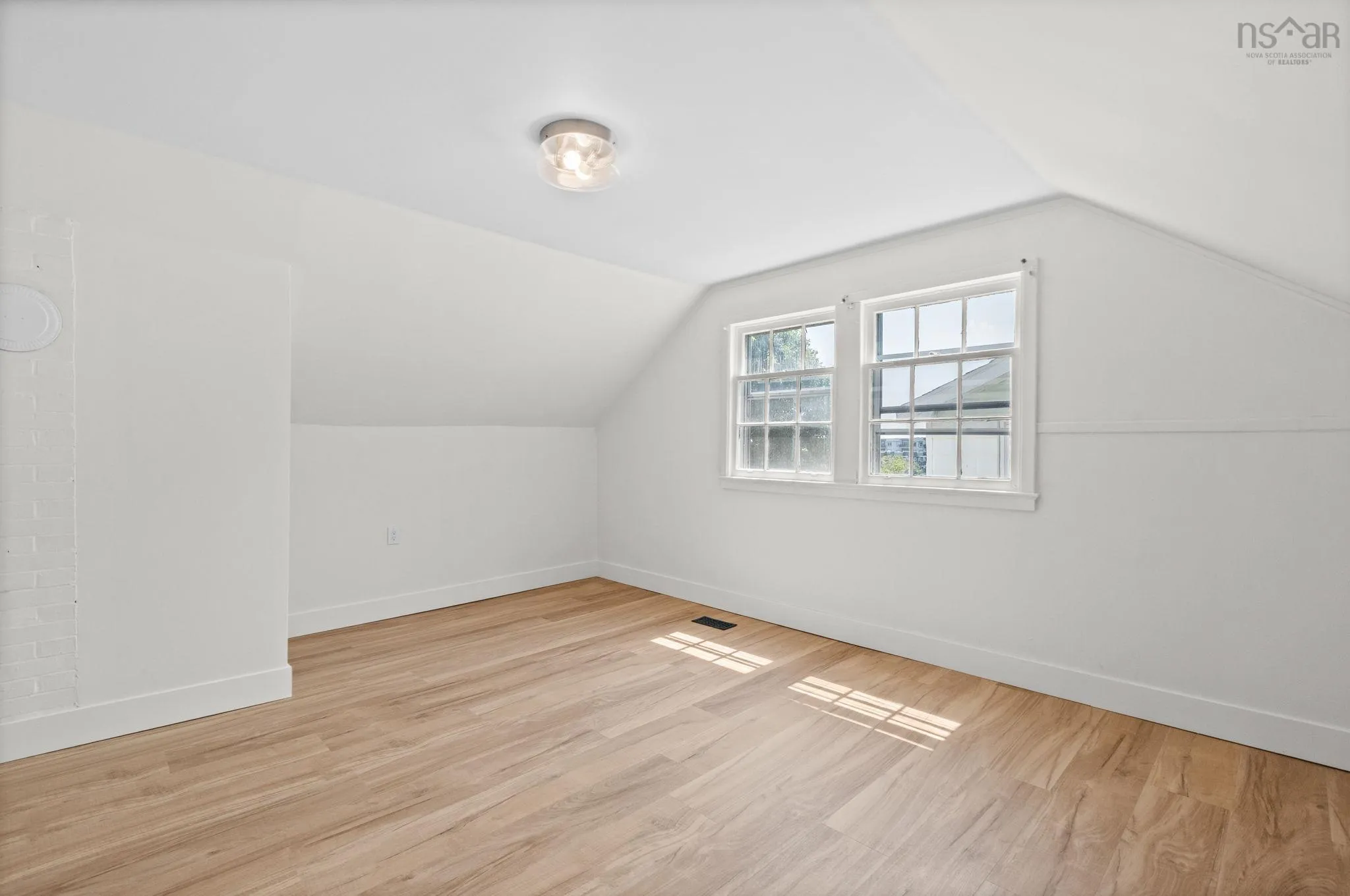 54 Symonds Street, Dartmouth, NS B3A 3L7, 3 Bedrooms Bedrooms, ,2 BathroomsBathrooms,Residential,For Sale,Symonds,202517962