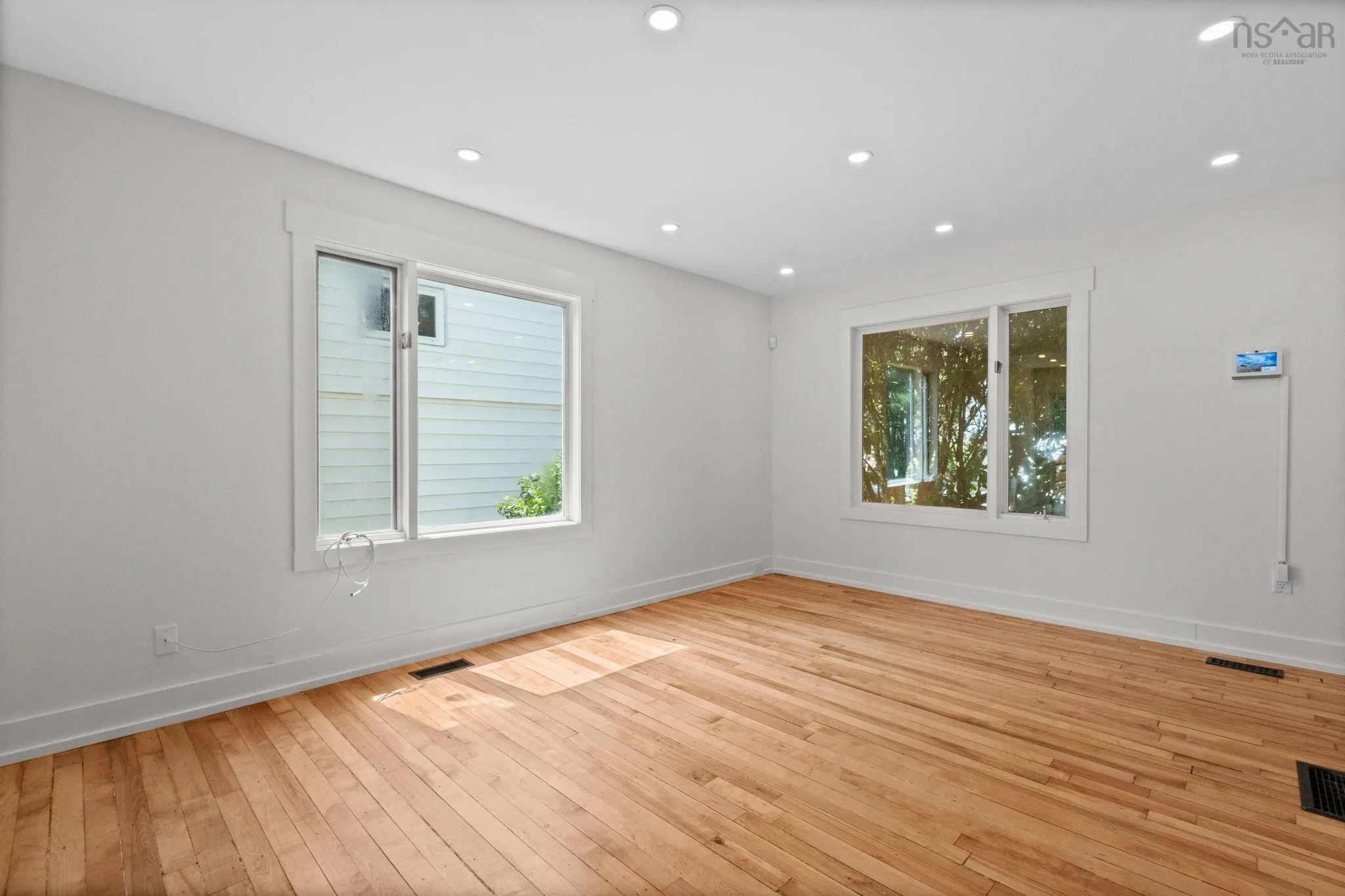 54 Symonds Street, Dartmouth, NS B3A 3L7, 3 Bedrooms Bedrooms, ,2 BathroomsBathrooms,Residential,For Sale,Symonds,202517962