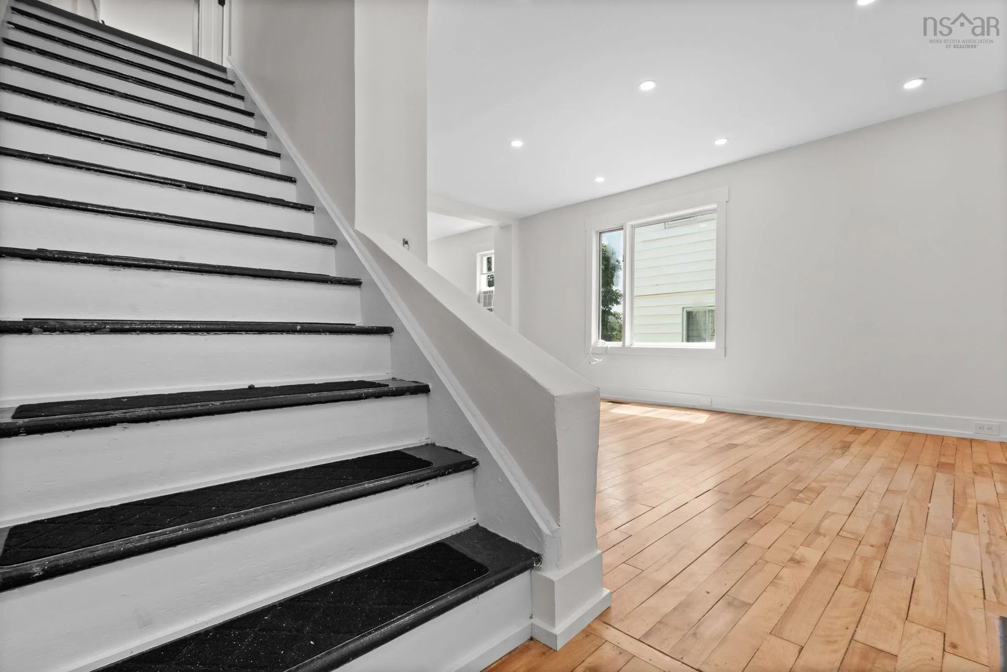 54 Symonds Street, Dartmouth, NS B3A 3L7, 3 Bedrooms Bedrooms, ,2 BathroomsBathrooms,Residential,For Sale,Symonds,202517962