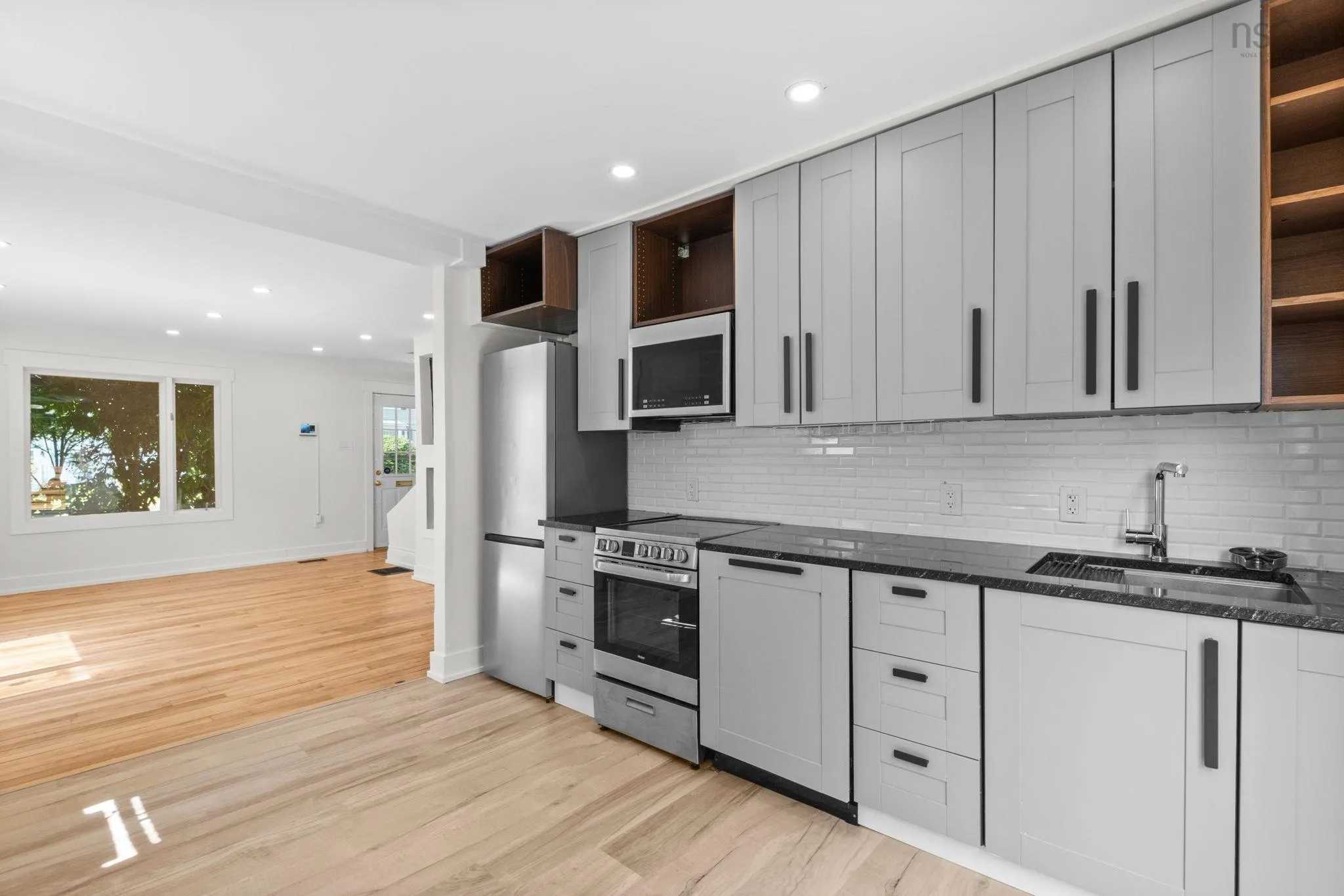 54 Symonds Street, Dartmouth, NS B3A 3L7, 3 Bedrooms Bedrooms, ,2 BathroomsBathrooms,Residential,For Sale,Symonds,202517962