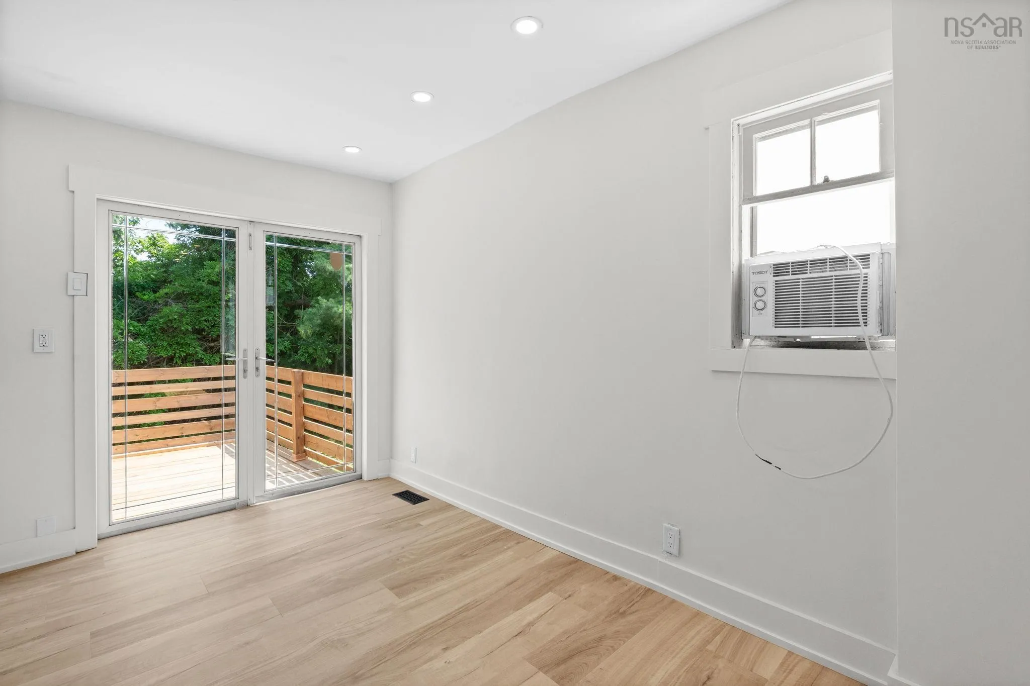 54 Symonds Street, Dartmouth, NS B3A 3L7, 3 Bedrooms Bedrooms, ,2 BathroomsBathrooms,Residential,For Sale,Symonds,202517962
