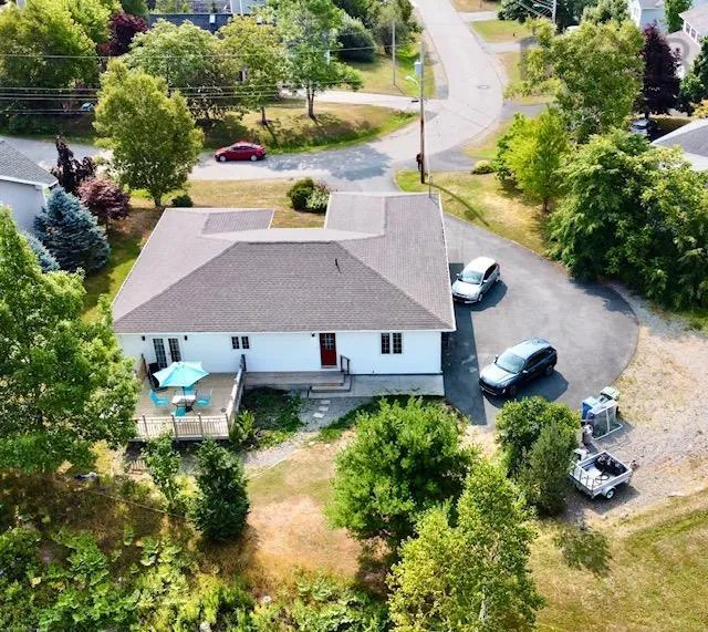 52 Amberwood Crescent, Westmount, NS B1P 2J8, 3 Bedrooms Bedrooms, ,2 BathroomsBathrooms,Residential,For Sale,Amberwood,202520181