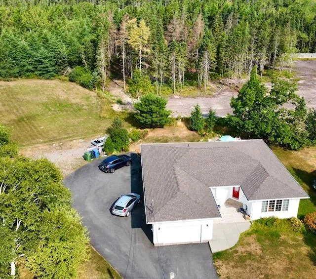 52 Amberwood Crescent, Westmount, NS B1P 2J8, 3 Bedrooms Bedrooms, ,2 BathroomsBathrooms,Residential,For Sale,Amberwood,202520181