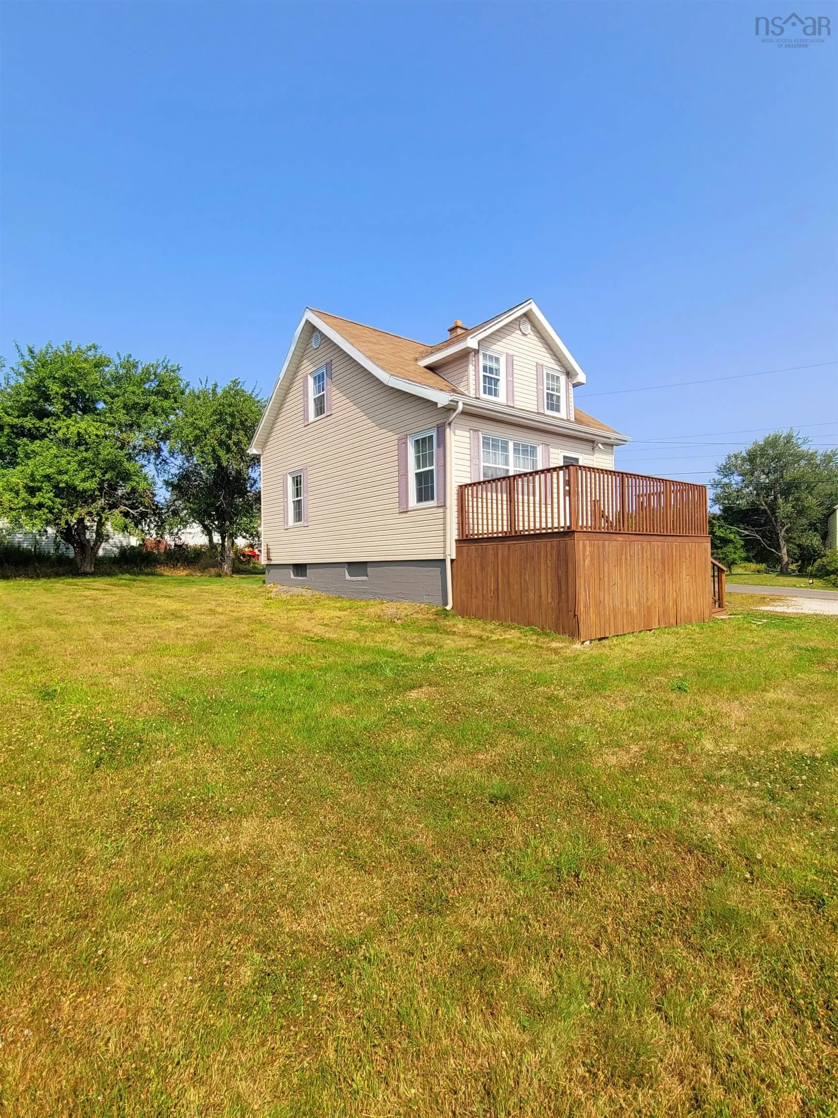 35 Centre Street, Reserve Mines, NS B1E 1B1, 3 Bedrooms Bedrooms, ,2 BathroomsBathrooms,Residential,For Sale,Centre,202514545