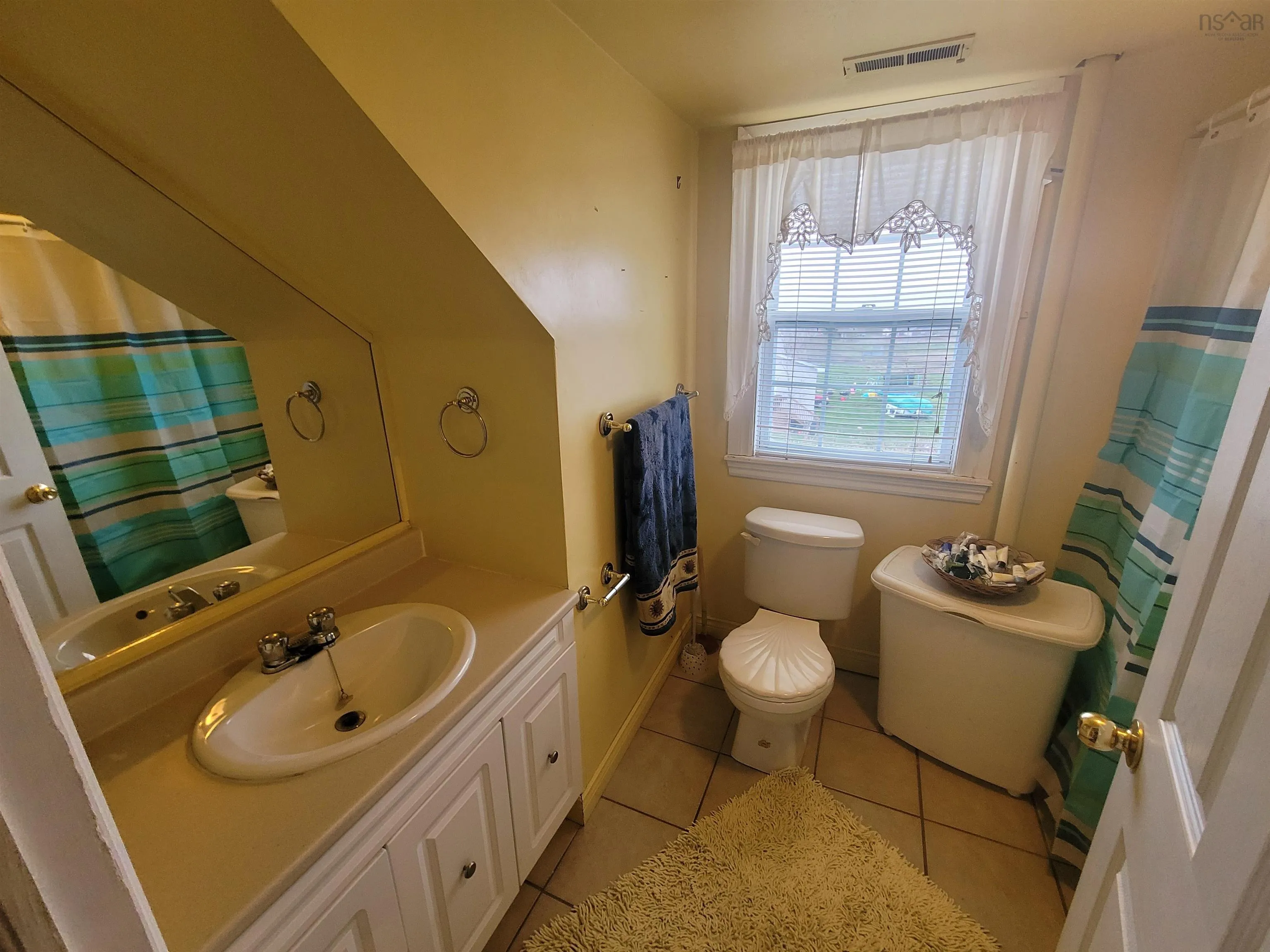 35 Centre Street, Reserve Mines, NS B1E 1B1, 3 Bedrooms Bedrooms, ,2 BathroomsBathrooms,Residential,For Sale,Centre,202514545