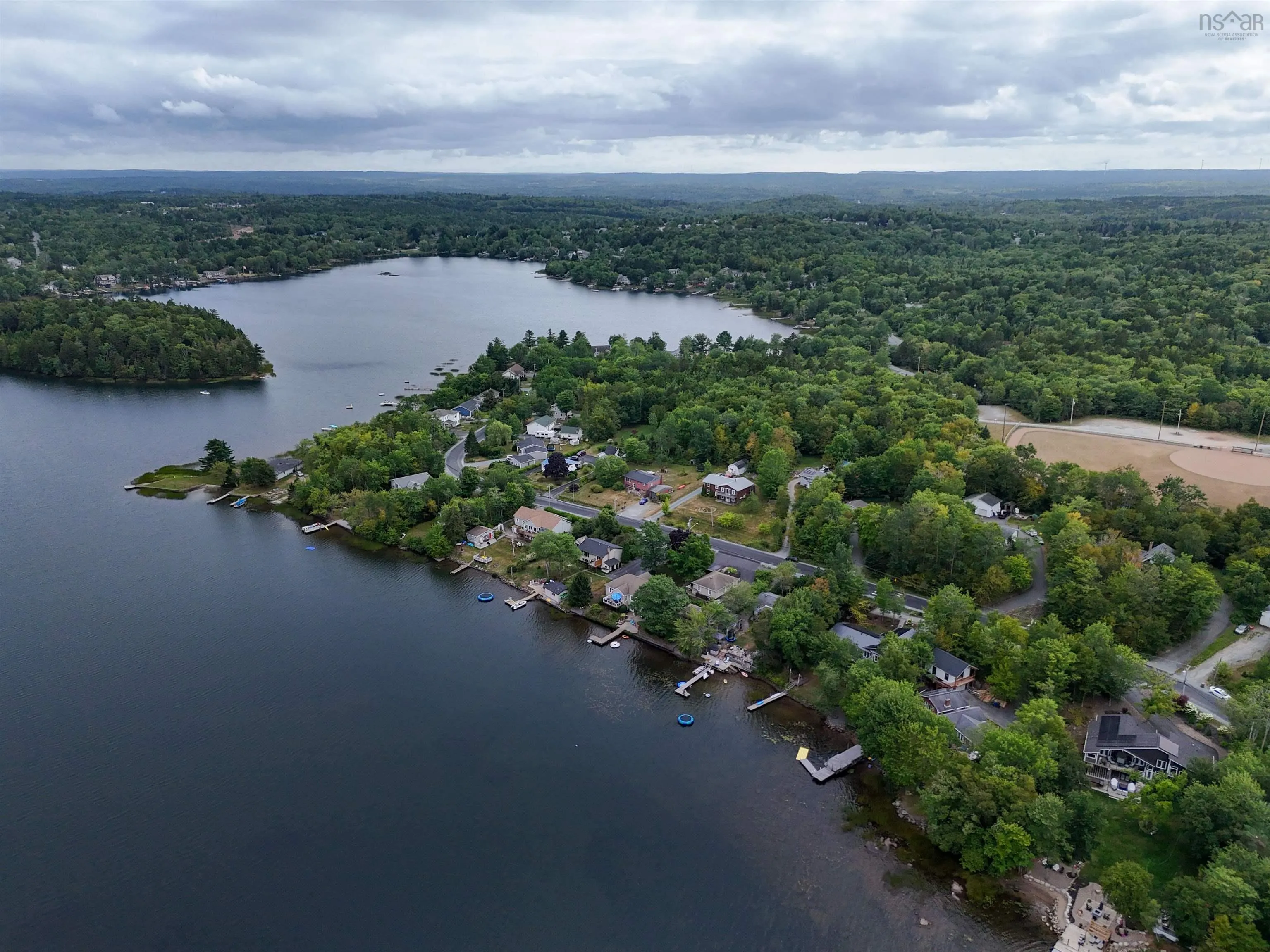 385 Lakeview Avenue, Middle Sackville, NS B4E 3B6, 4 Bedrooms Bedrooms, ,3 BathroomsBathrooms,Residential,For Sale,Lakeview,202520715