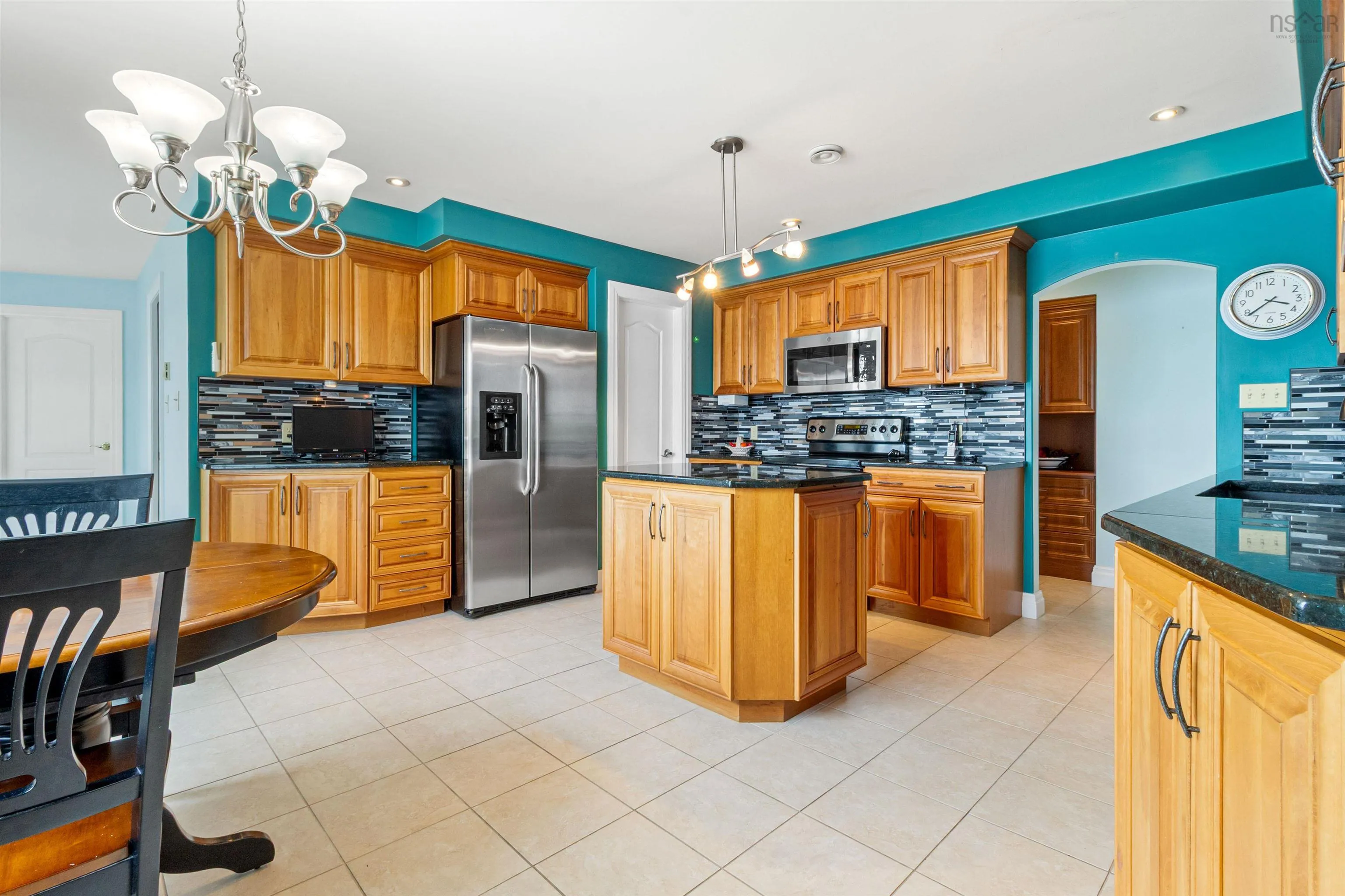 385 Lakeview Avenue, Middle Sackville, NS B4E 3B6, 4 Bedrooms Bedrooms, ,3 BathroomsBathrooms,Residential,For Sale,Lakeview,202520715