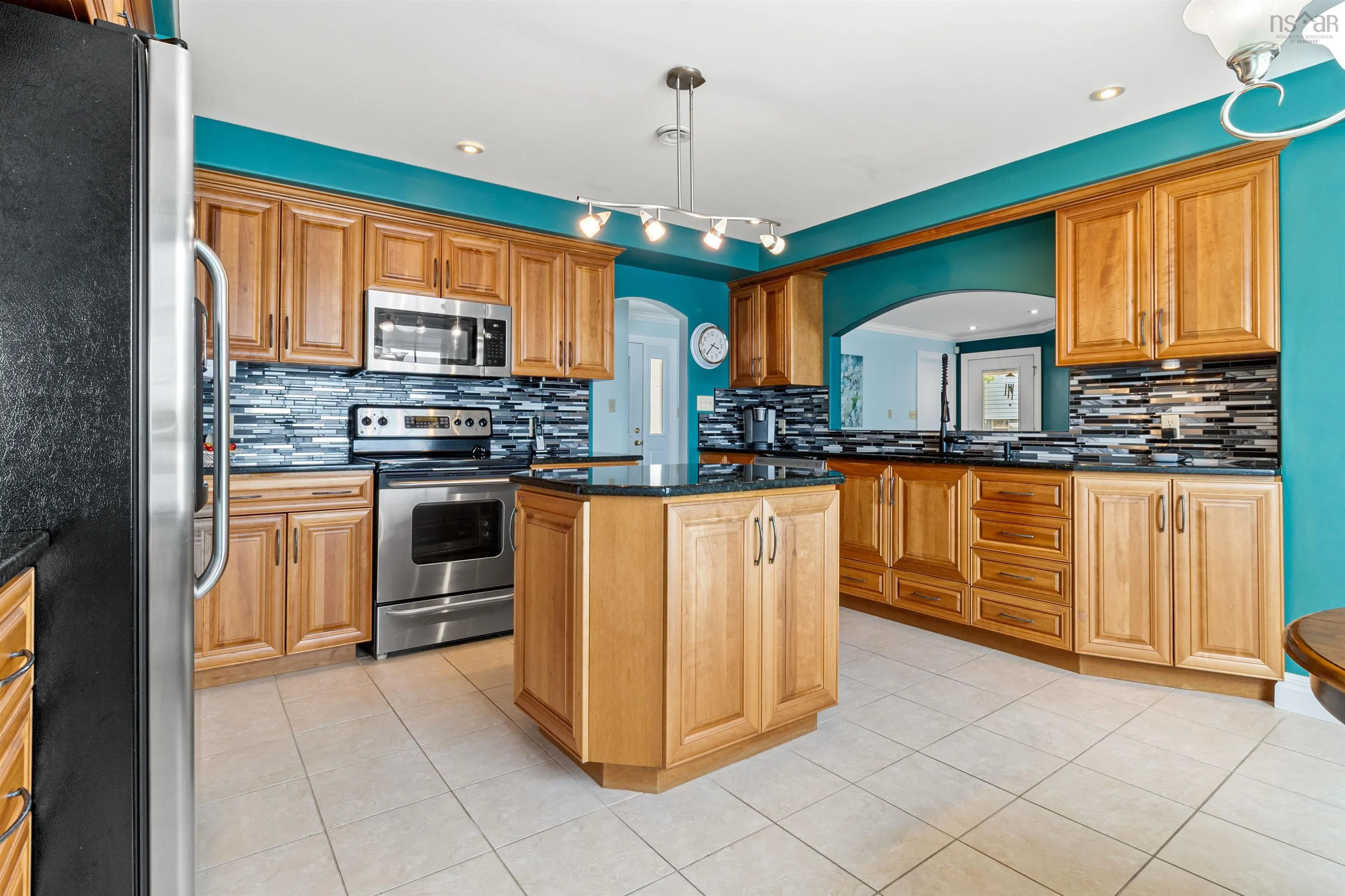 385 Lakeview Avenue, Middle Sackville, NS B4E 3B6, 4 Bedrooms Bedrooms, ,3 BathroomsBathrooms,Residential,For Sale,Lakeview,202520715