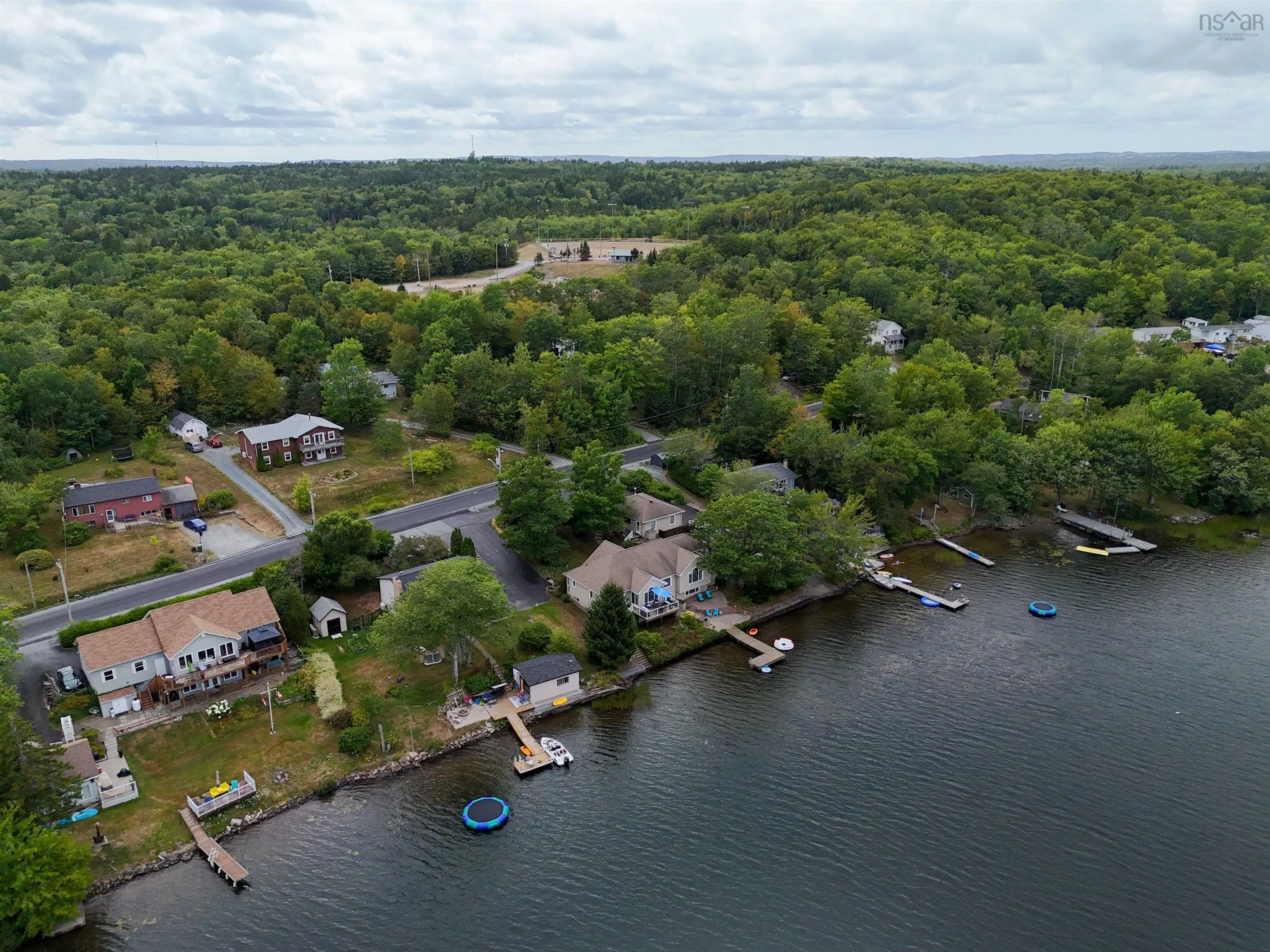 385 Lakeview Avenue, Middle Sackville, NS B4E 3B6, 4 Bedrooms Bedrooms, ,3 BathroomsBathrooms,Residential,For Sale,Lakeview,202520715