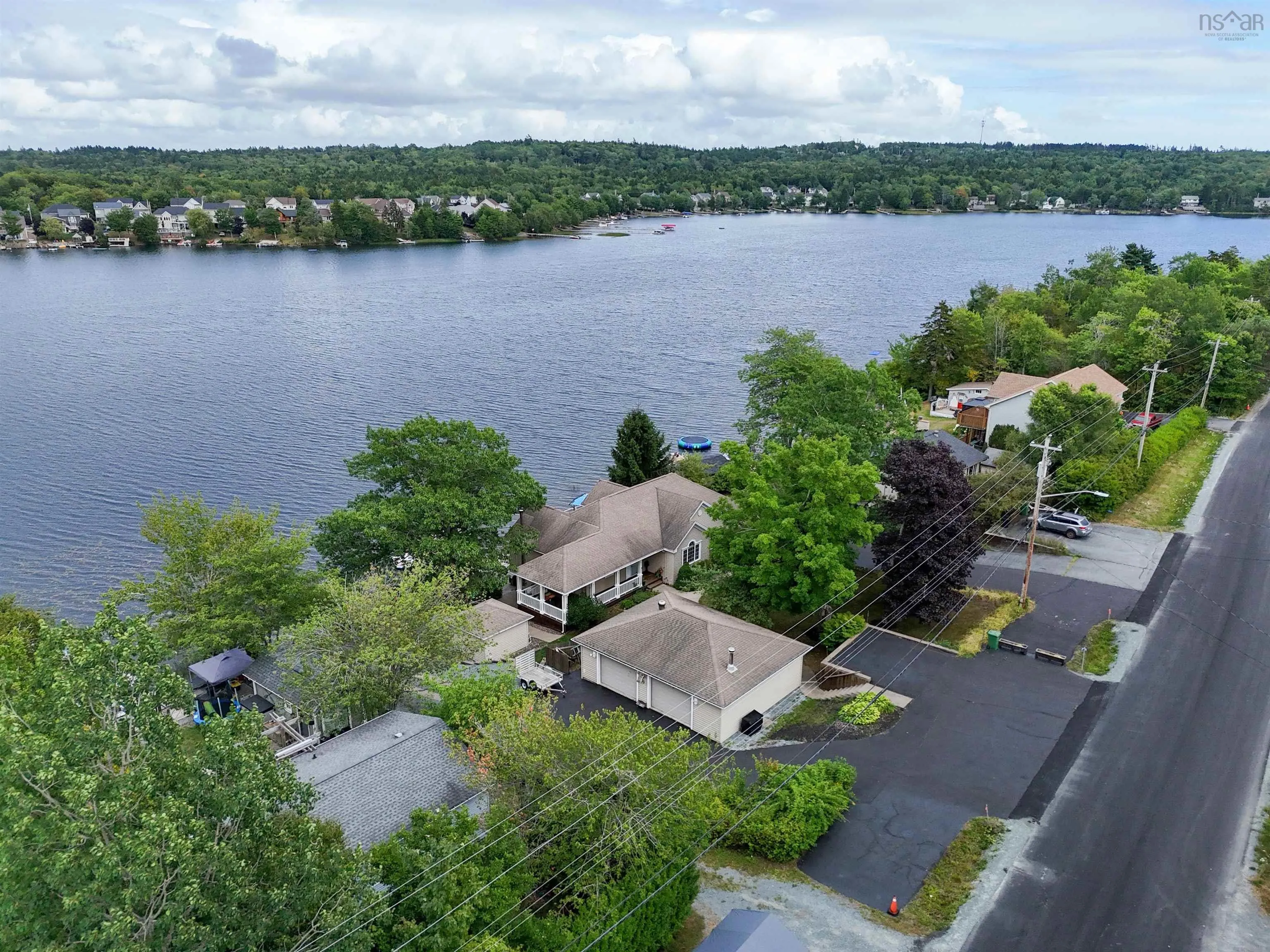 385 Lakeview Avenue, Middle Sackville, NS B4E 3B6, 4 Bedrooms Bedrooms, ,3 BathroomsBathrooms,Residential,For Sale,Lakeview,202520715