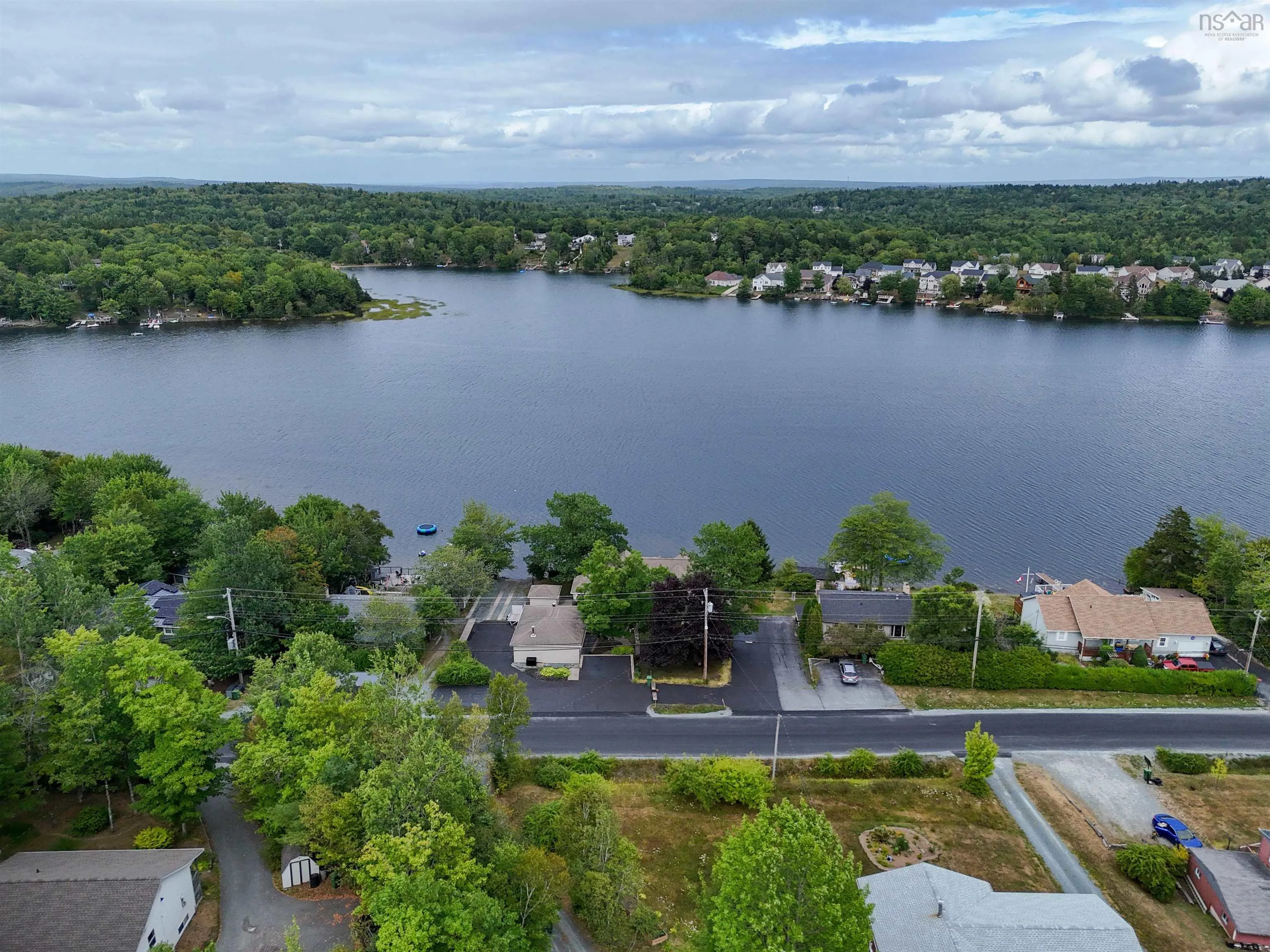 385 Lakeview Avenue, Middle Sackville, NS B4E 3B6, 4 Bedrooms Bedrooms, ,3 BathroomsBathrooms,Residential,For Sale,Lakeview,202520715
