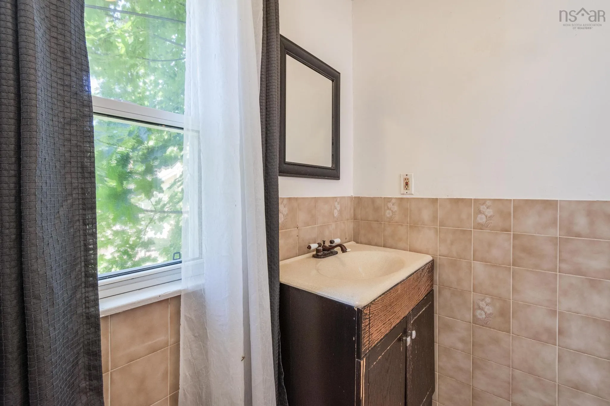 79 Mountain Avenue, Dartmouth, NS B2X 1X9, 2 Bedrooms Bedrooms, ,1 BathroomBathrooms,Residential,For Sale,Mountain,202519990
