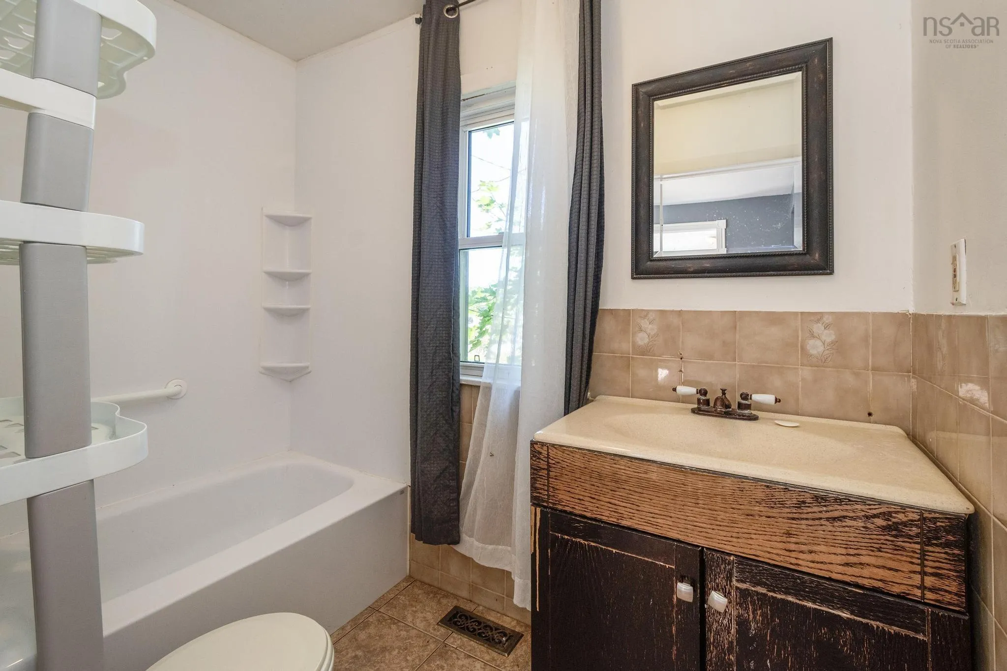 79 Mountain Avenue, Dartmouth, NS B2X 1X9, 2 Bedrooms Bedrooms, ,1 BathroomBathrooms,Residential,For Sale,Mountain,202519990