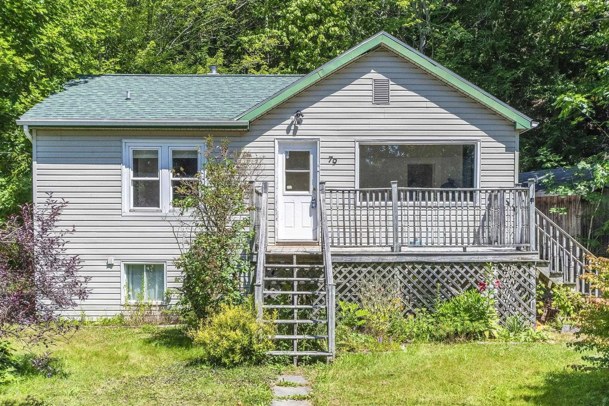 79 Mountain Avenue, Dartmouth, NS B2X 1X9, 2 Bedrooms Bedrooms, ,1 BathroomBathrooms,Residential,For Sale,Mountain,202519990