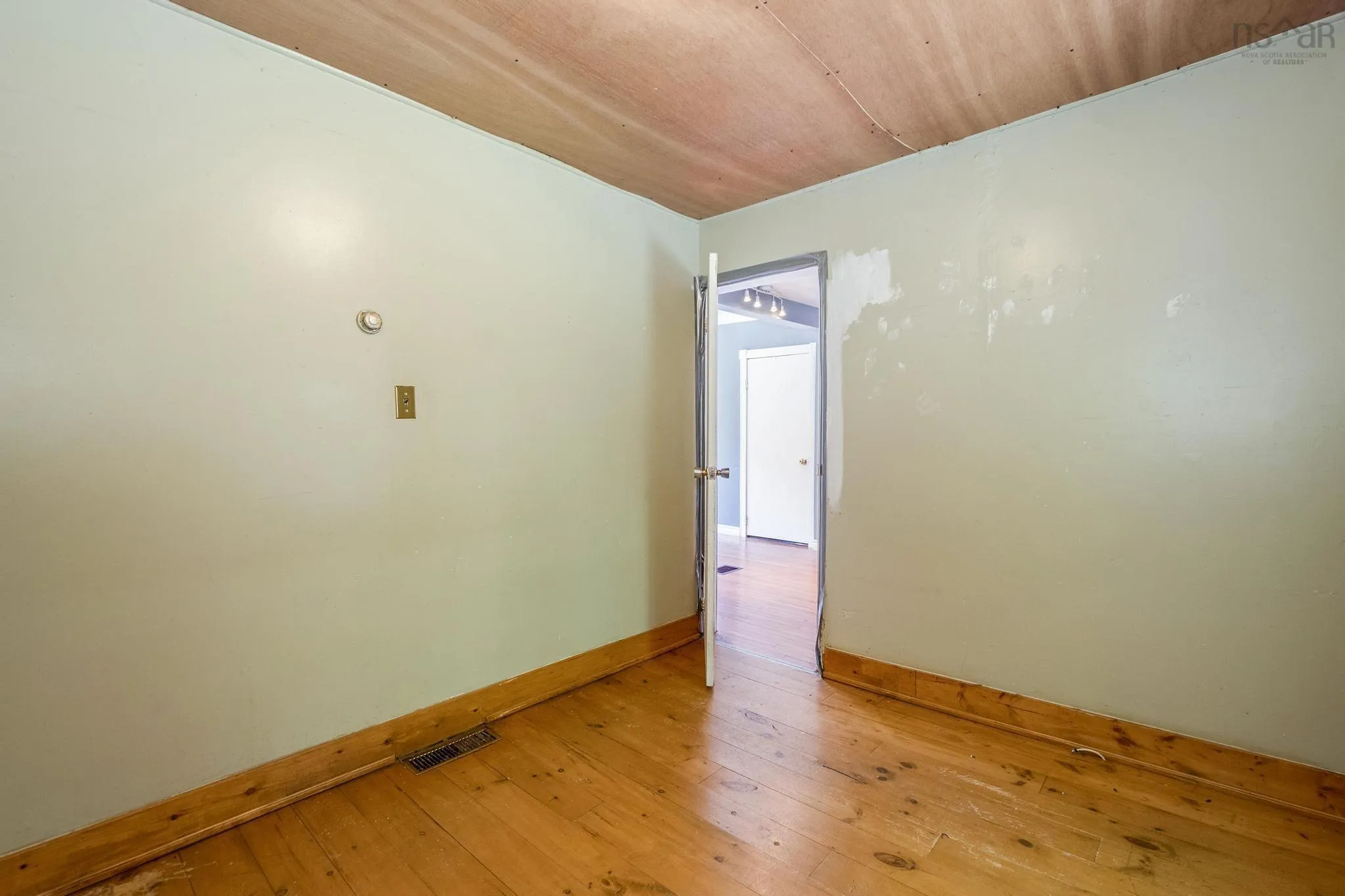 79 Mountain Avenue, Dartmouth, NS B2X 1X9, 2 Bedrooms Bedrooms, ,1 BathroomBathrooms,Residential,For Sale,Mountain,202519990