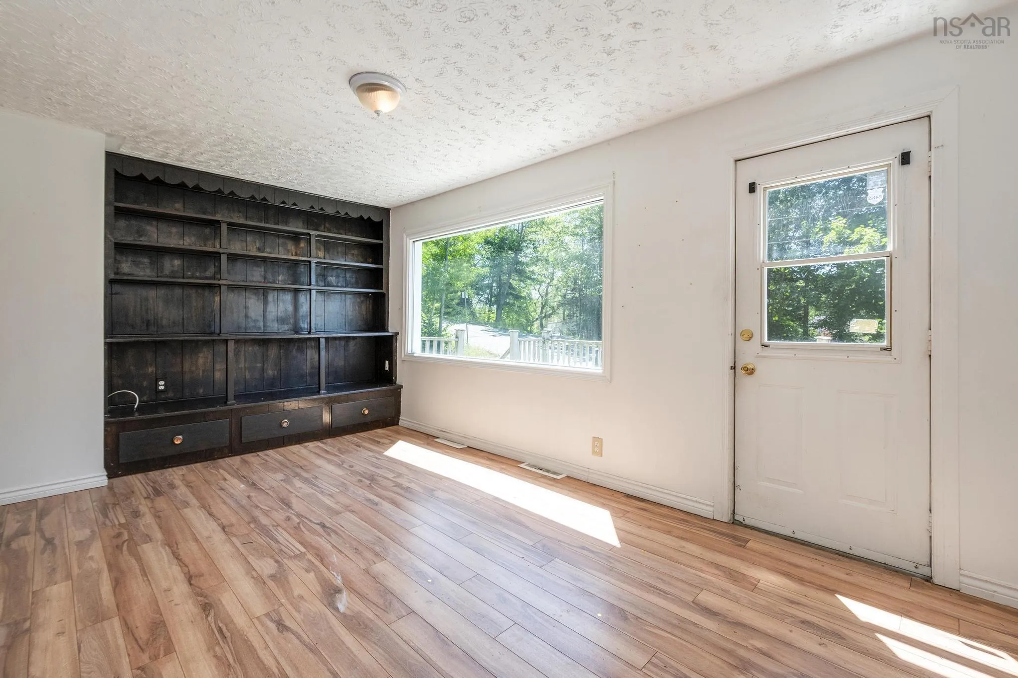 79 Mountain Avenue, Dartmouth, NS B2X 1X9, 2 Bedrooms Bedrooms, ,1 BathroomBathrooms,Residential,For Sale,Mountain,202519990