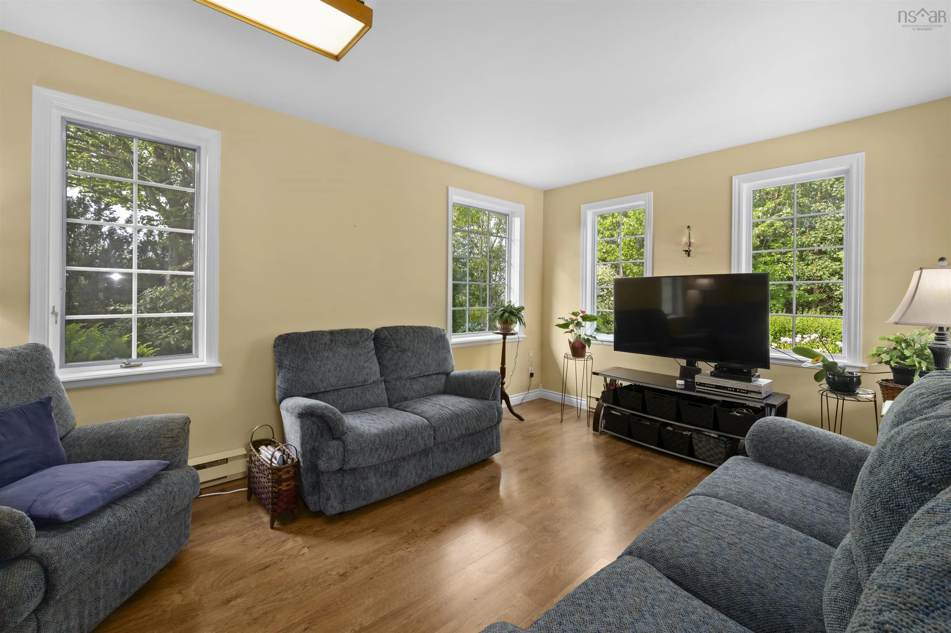 65 Penhorn Drive, Dartmouth, NS B2Y 3K6, 5 Bedrooms Bedrooms, ,2 BathroomsBathrooms,Residential,For Sale,Penhorn,202520662