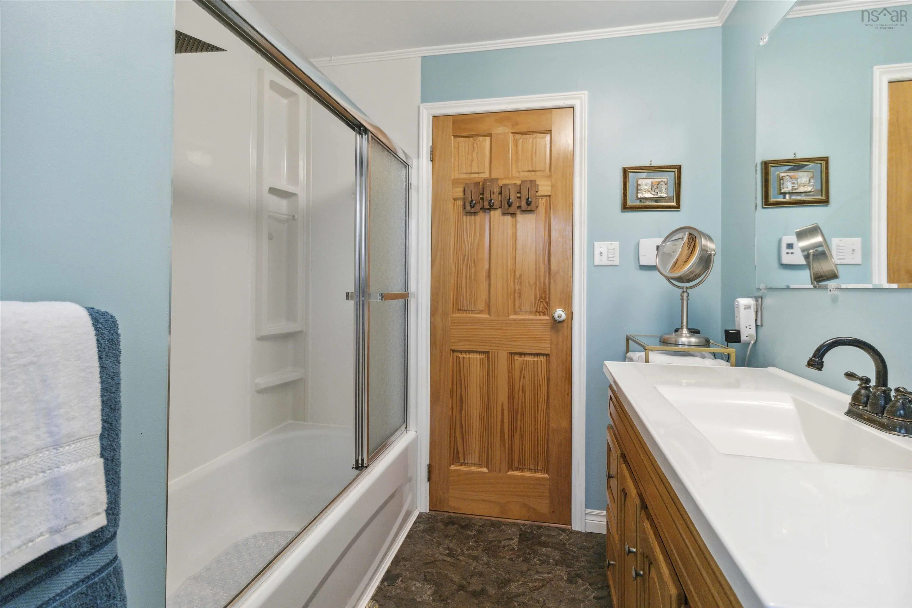 147 Shore Road, Mersey Point, NS B0T 1K0, 4 Bedrooms Bedrooms, ,3 BathroomsBathrooms,Residential,For Sale,Shore,202513188