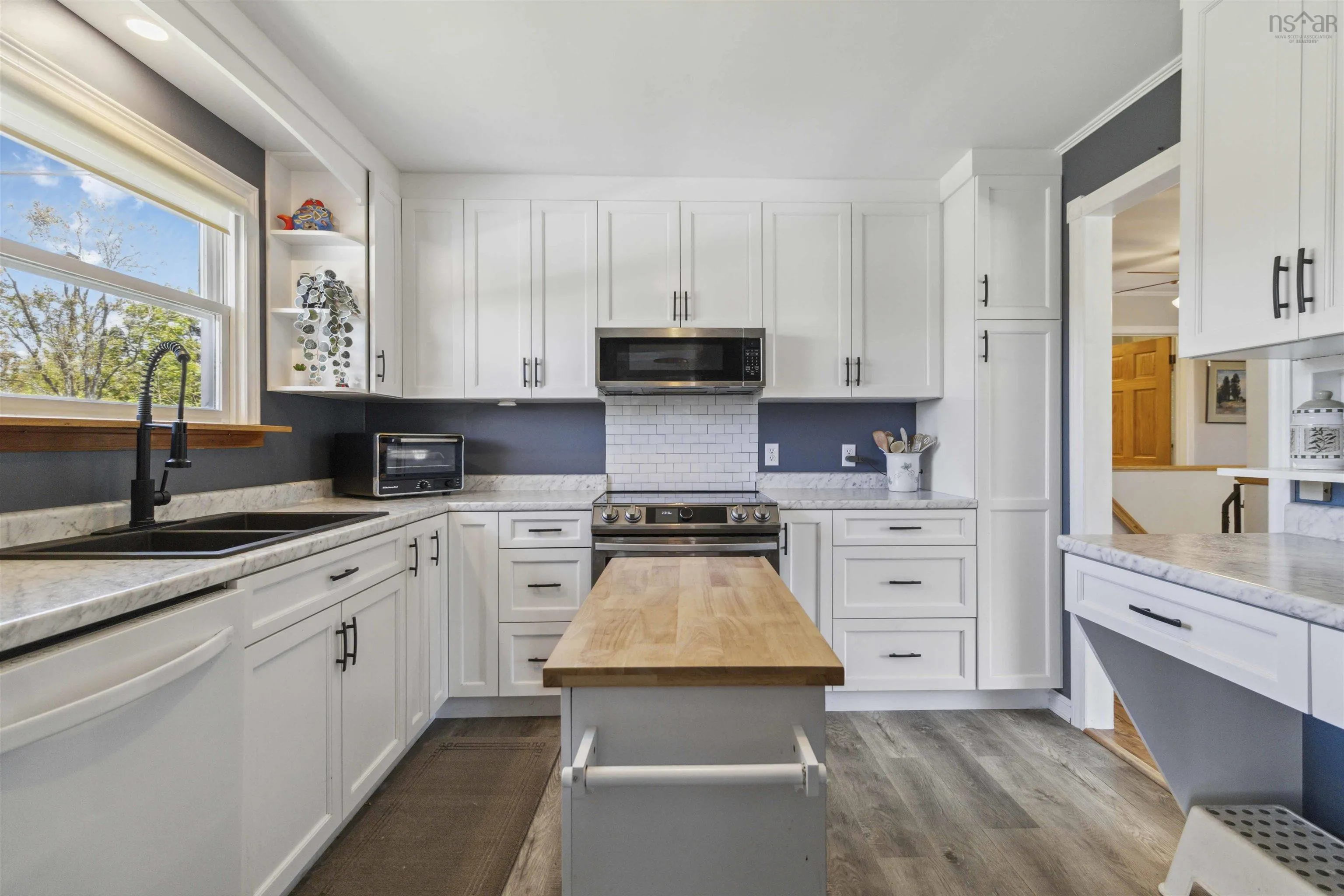 147 Shore Road, Mersey Point, NS B0T 1K0, 4 Bedrooms Bedrooms, ,3 BathroomsBathrooms,Residential,For Sale,Shore,202513188