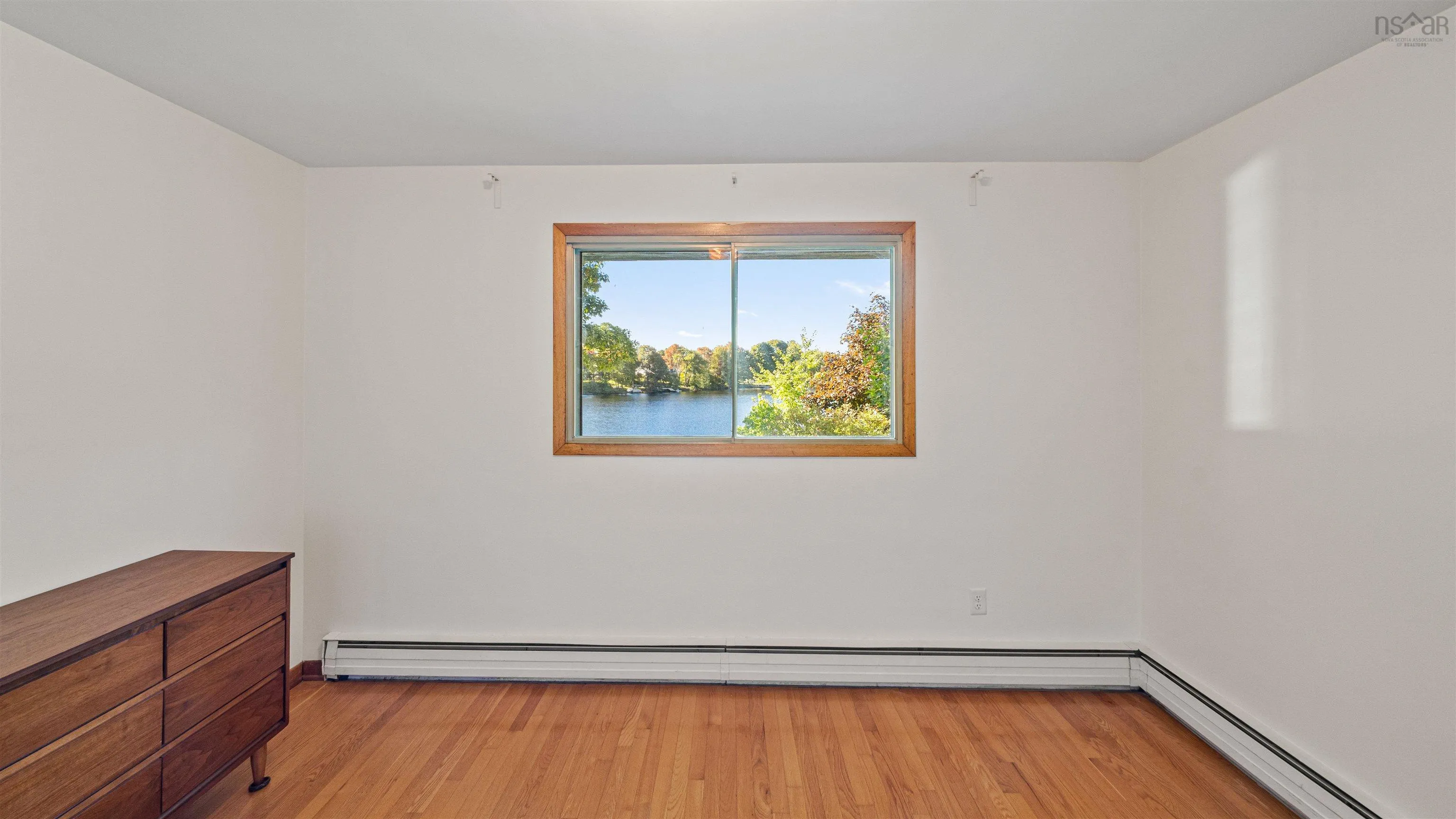 35 Ernest Avenue, Dartmouth, NS B3A 2H6, 4 Bedrooms Bedrooms, ,2 BathroomsBathrooms,Residential,For Sale,Ernest,202525377